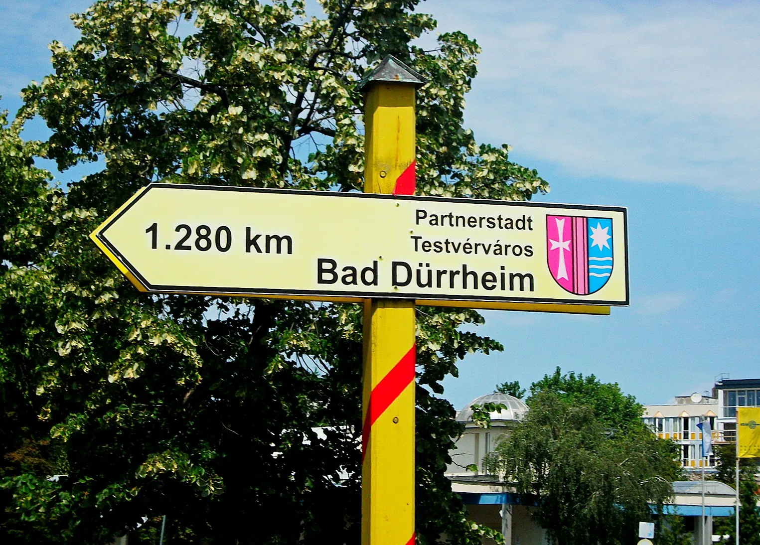 Photo showing: Bad Dürrheim testvérváros helységnévtáblája Hajdúszoboszlón