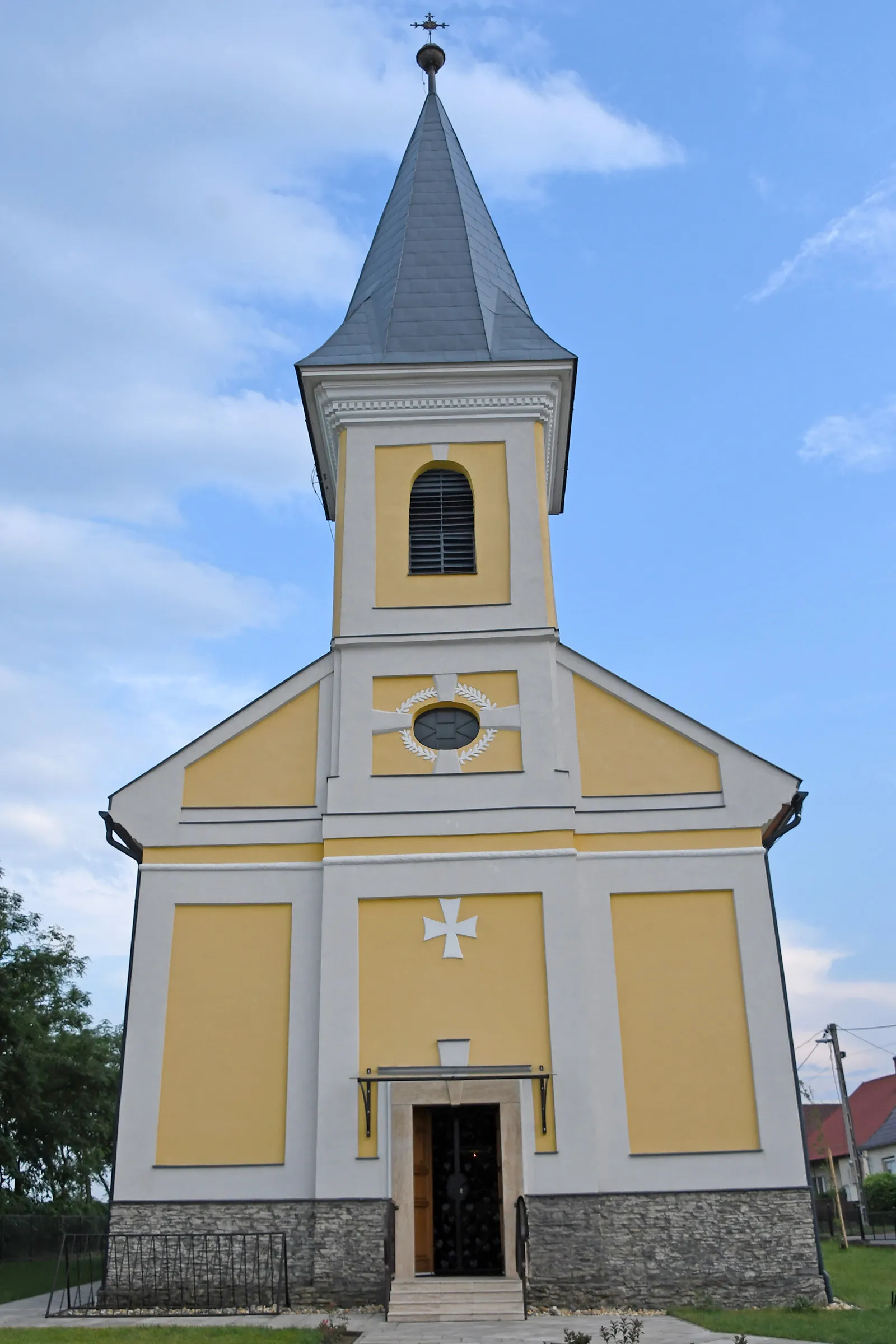 Photo showing: Roman Catholic church in Kékcse, Hungary