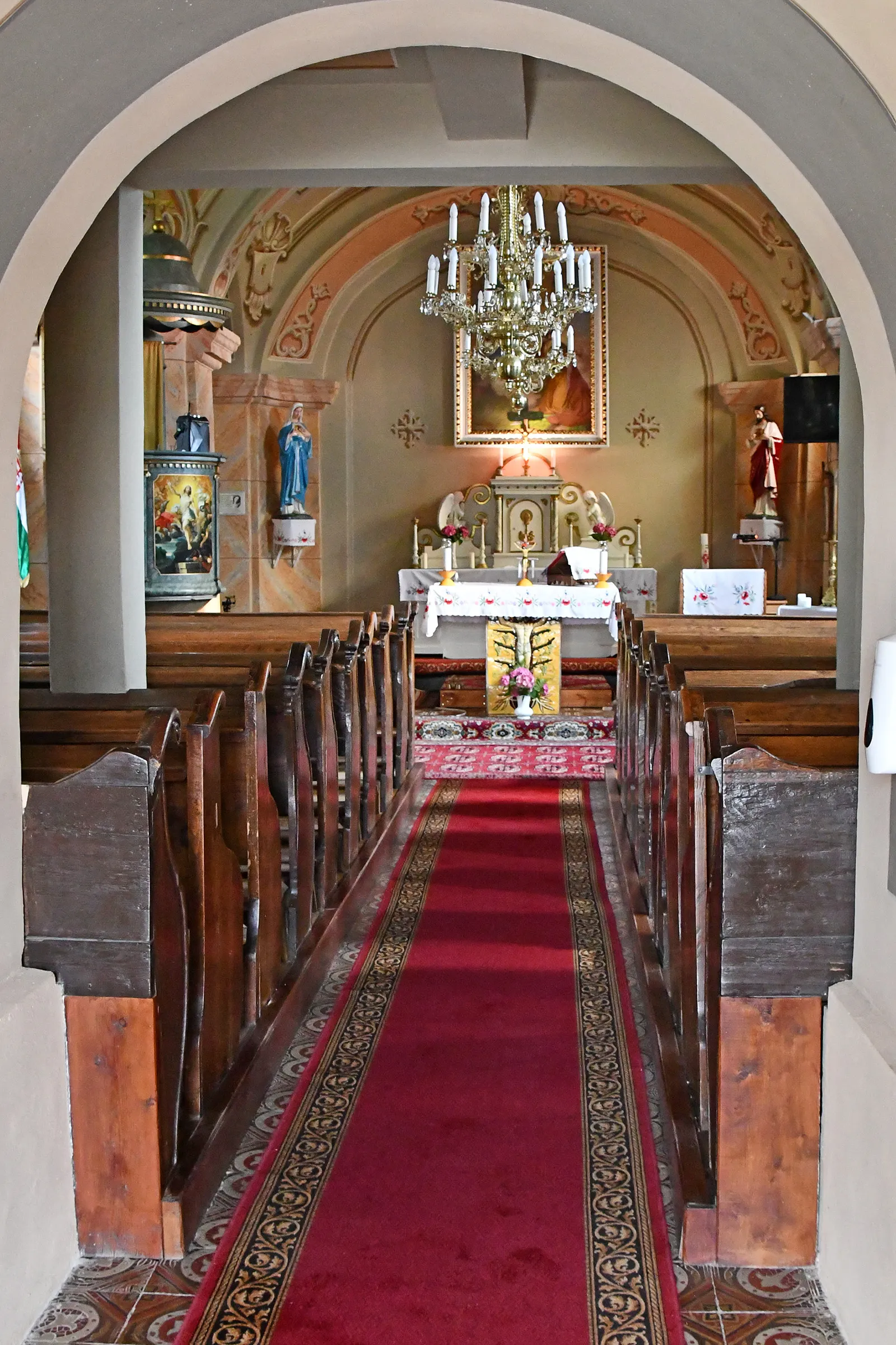 Photo showing: Interior of the Roman Catholic church in Kékcse, Hungary