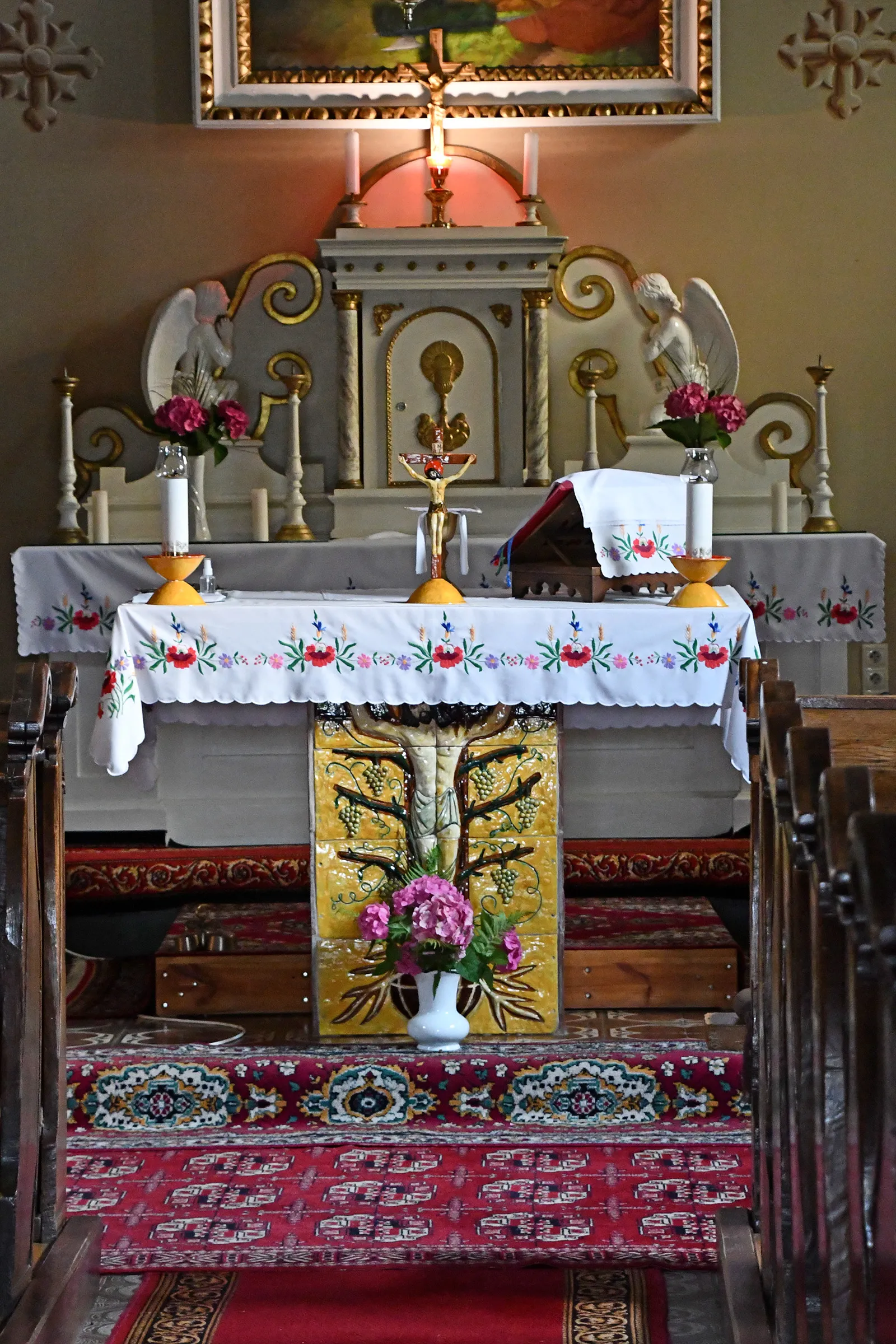 Photo showing: Interior of the Roman Catholic church in Kékcse, Hungary