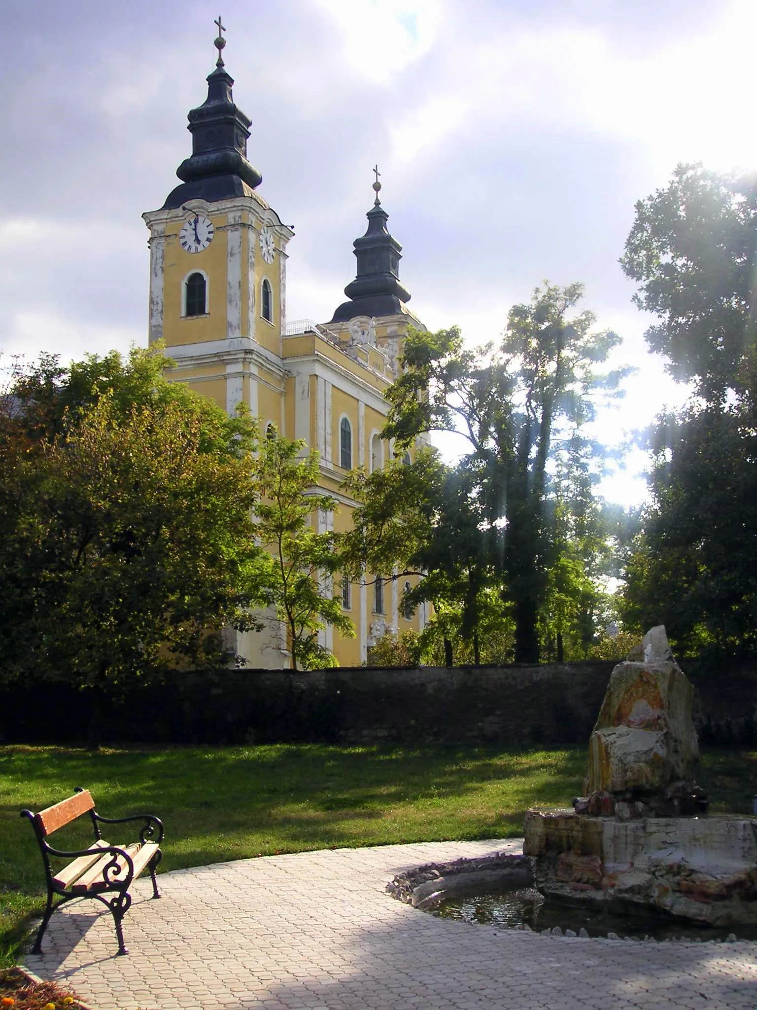 Photo showing: Church in Jászapáti, Hungary

Author: Wojsyl