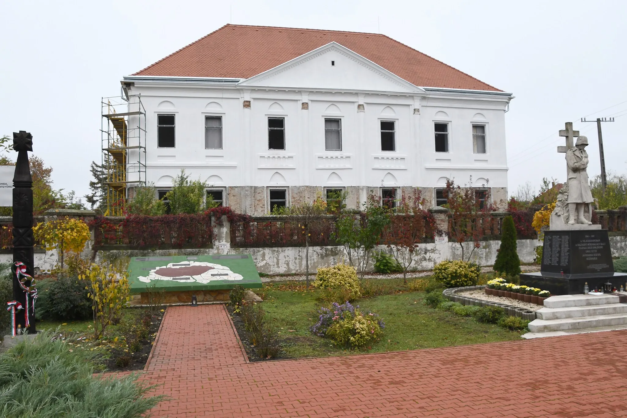 Photo showing: Premonstratensian monastery in Jánoshida