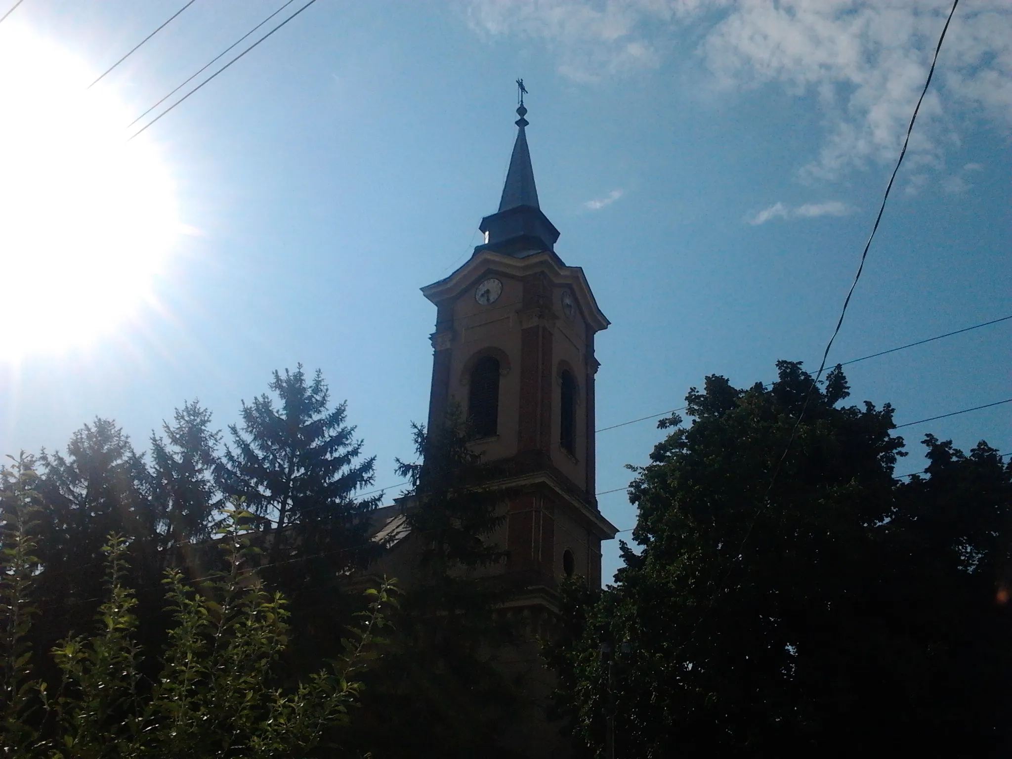 Photo showing: Vámosgyörk település templomának látképe.