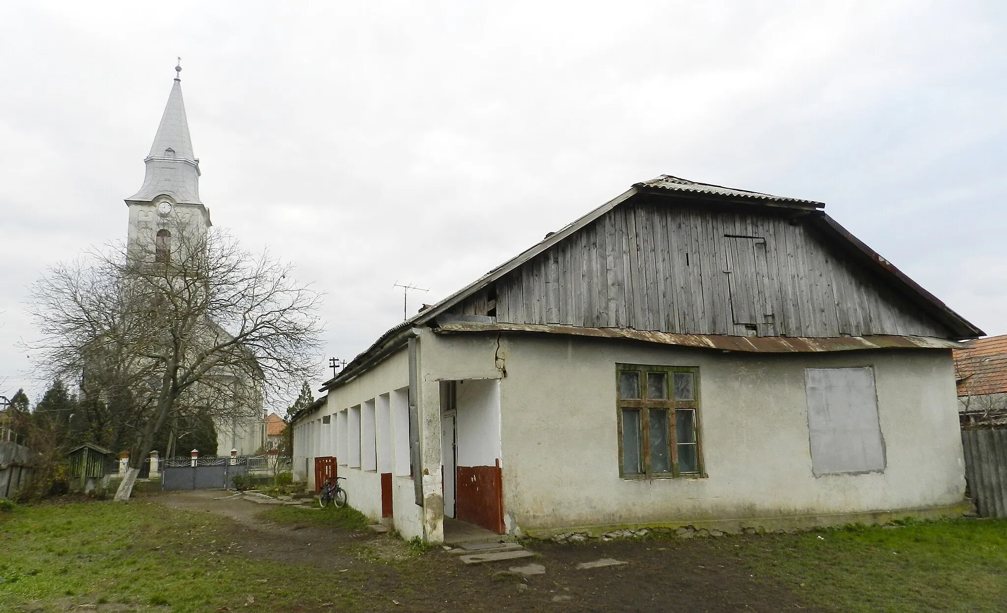 Photo showing: Колишня церковна школа, нині - корпус ЗОШ