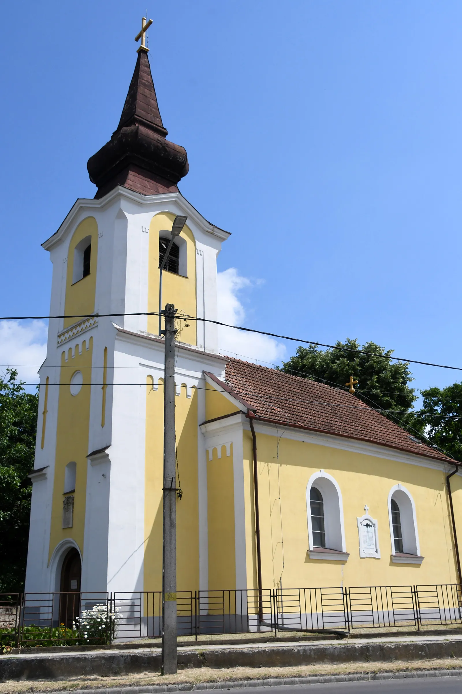 Photo showing: Roman Catholic church in Mezőpeterd, Hungary