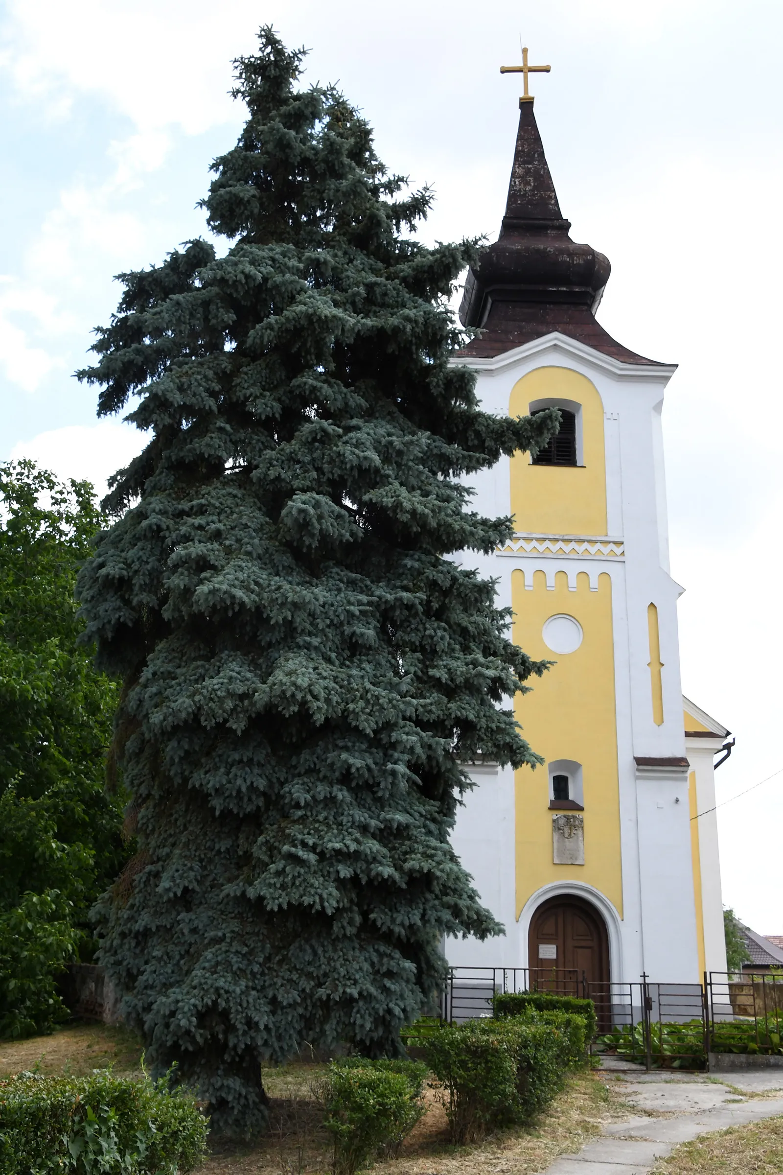 Photo showing: Roman Catholic church in Mezőpeterd, Hungary