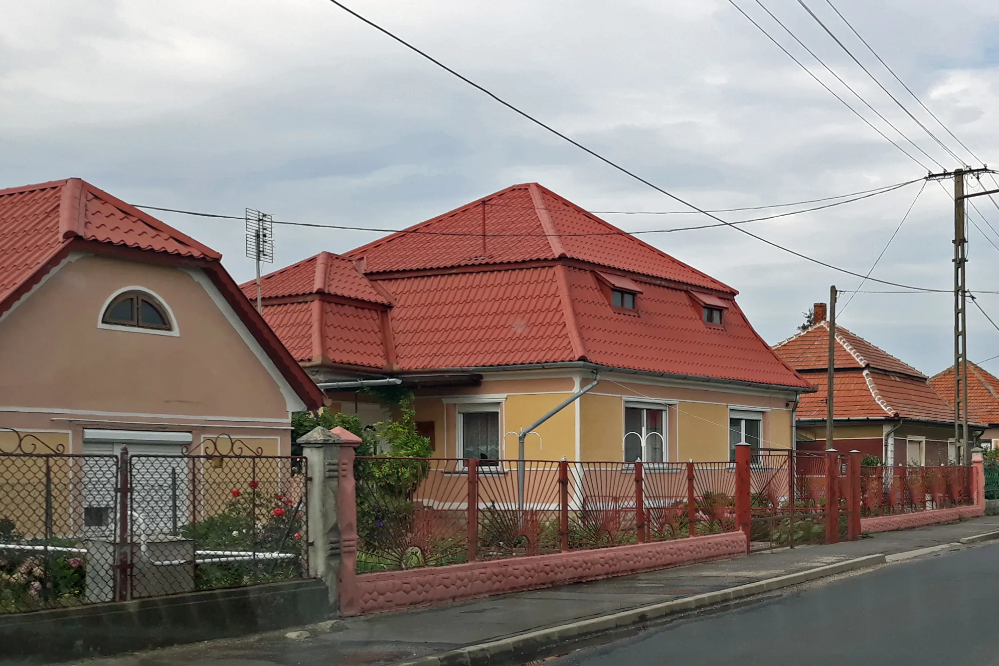 Photo showing: Street in village Nagycsécs, Hungary