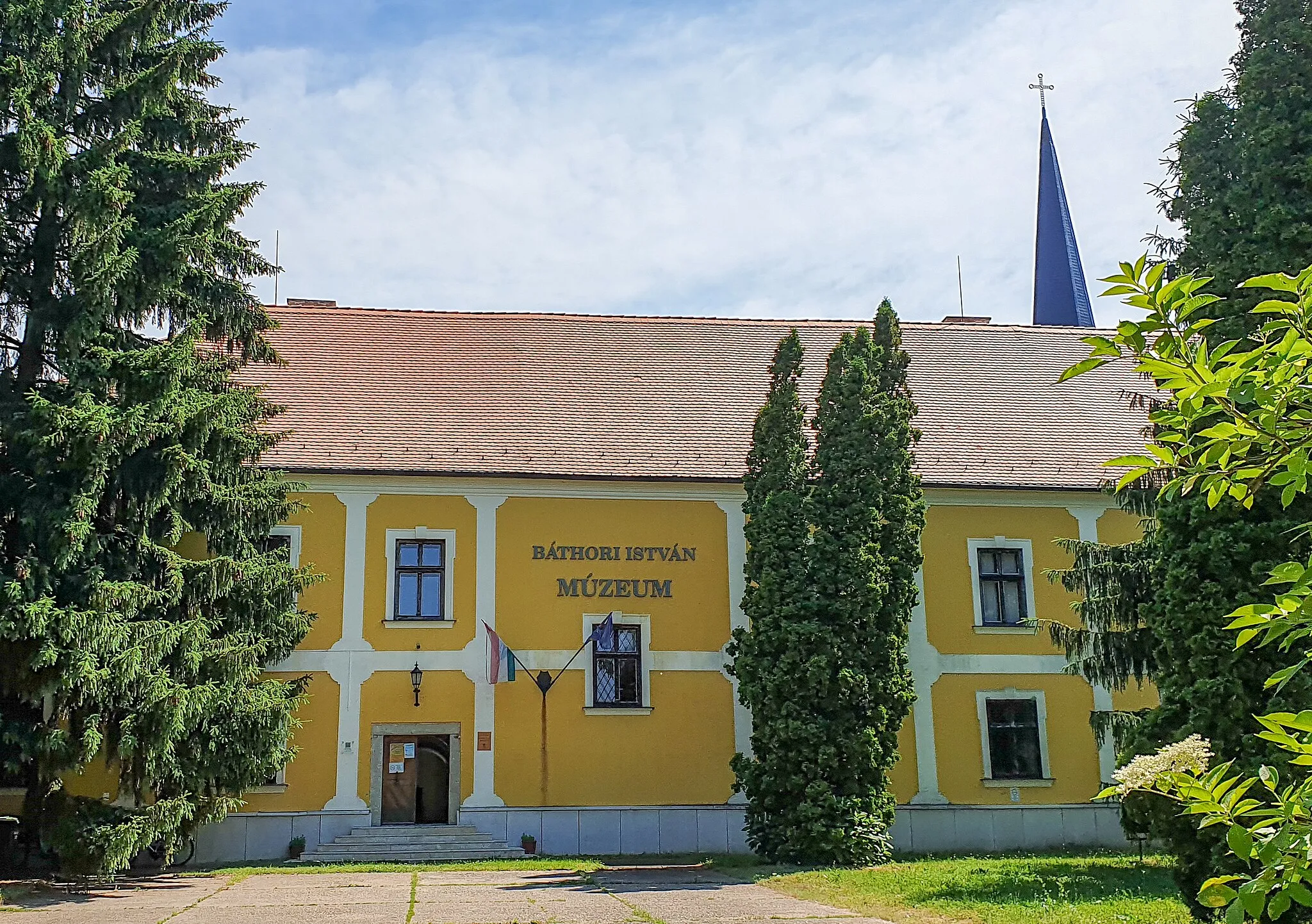 Photo showing: A nyírbátori Báthori István Múzeum, az egykori minorita rendház épülete