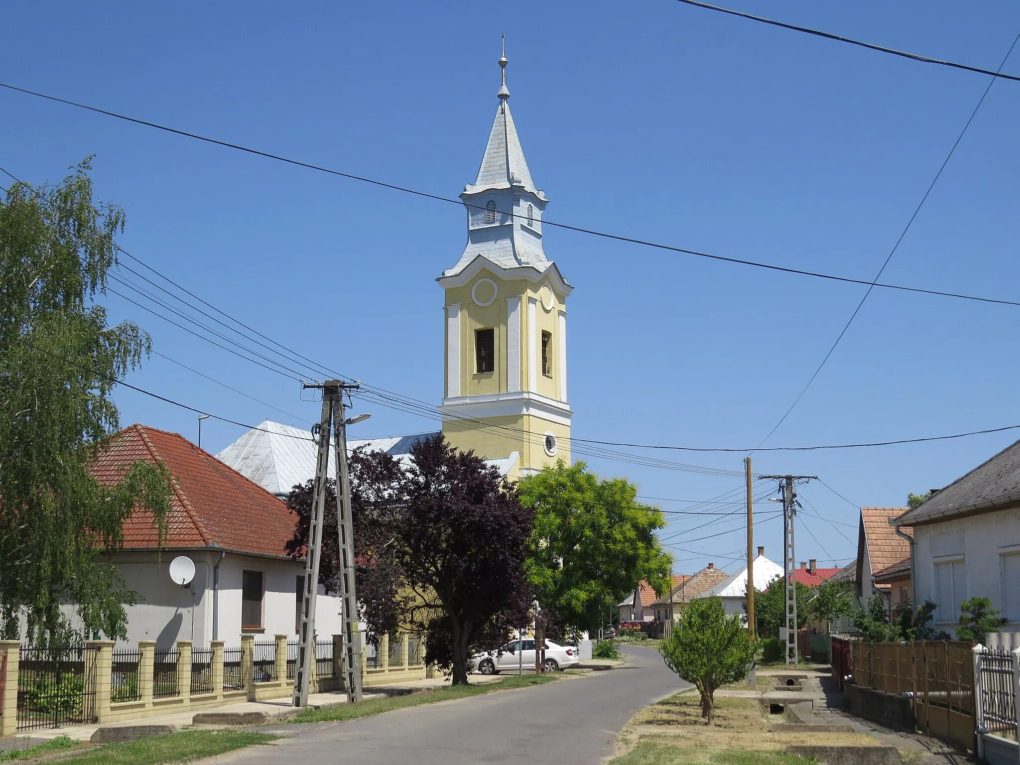 Photo showing: Kisvarsány református temploma eredetileg a 16. században épült. 1826-1834 között klasszicista stílusban.