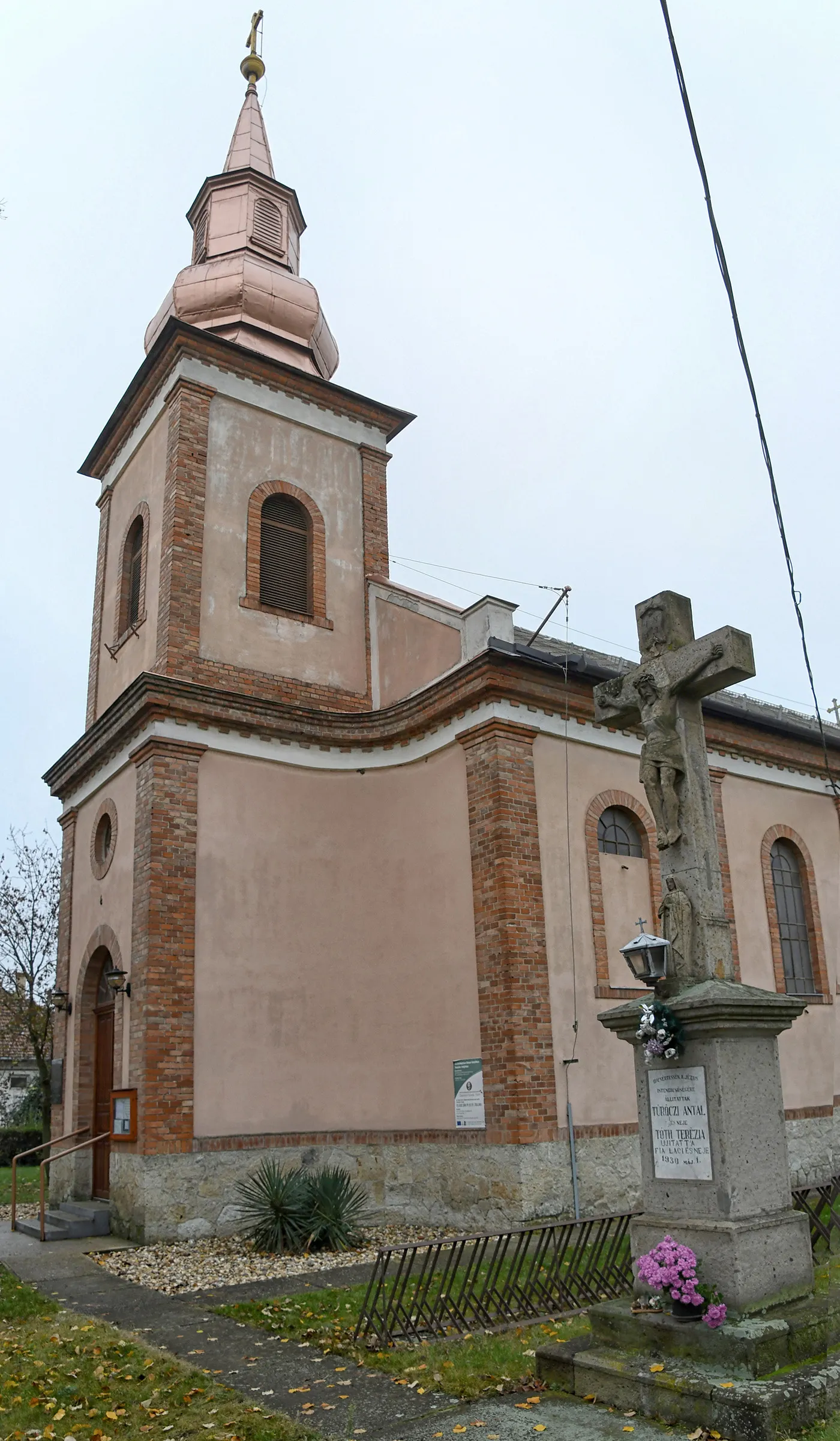 Photo showing: Roman Catholic church in Jászboldogháza