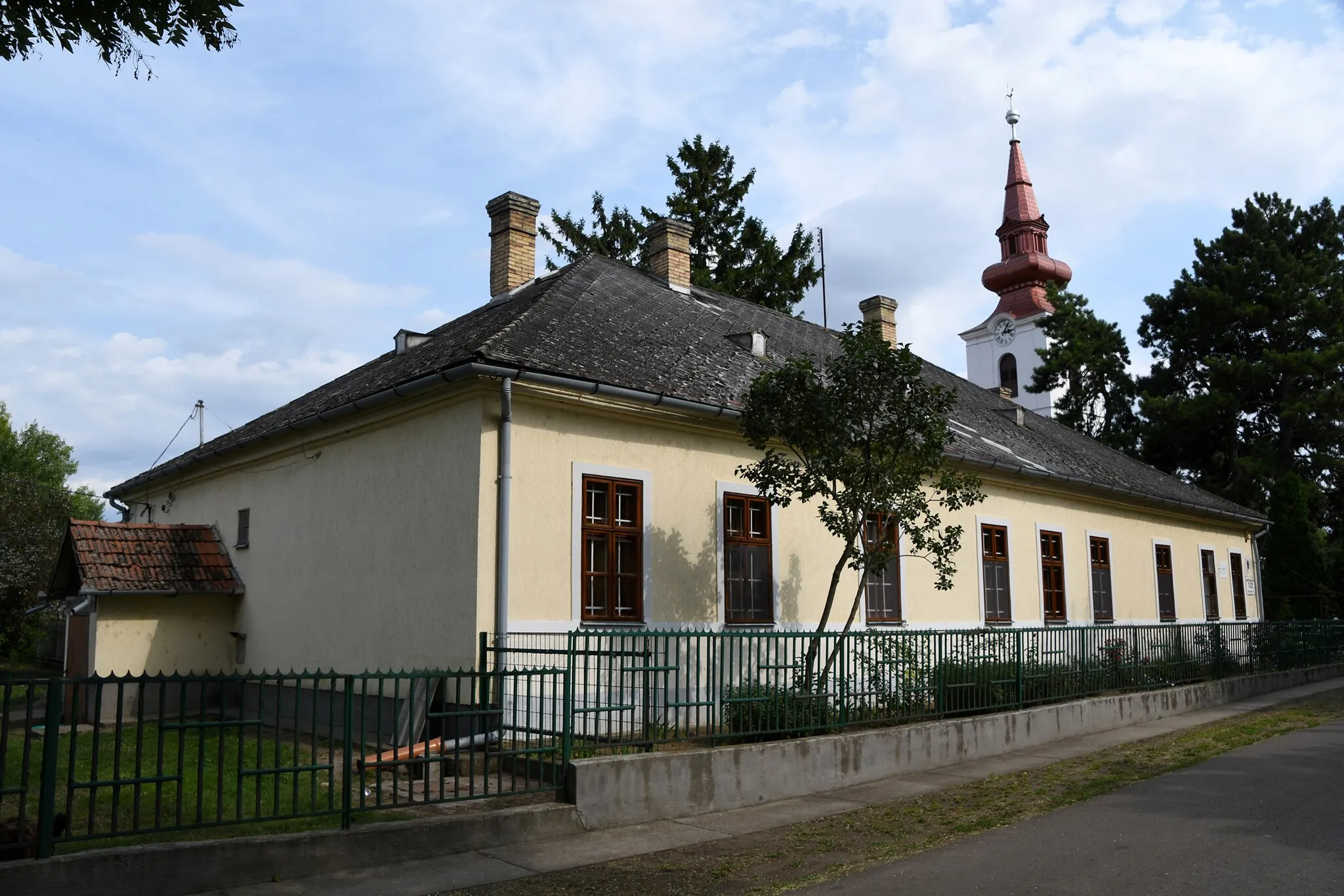 Photo showing: Calvinist parish house in Átány