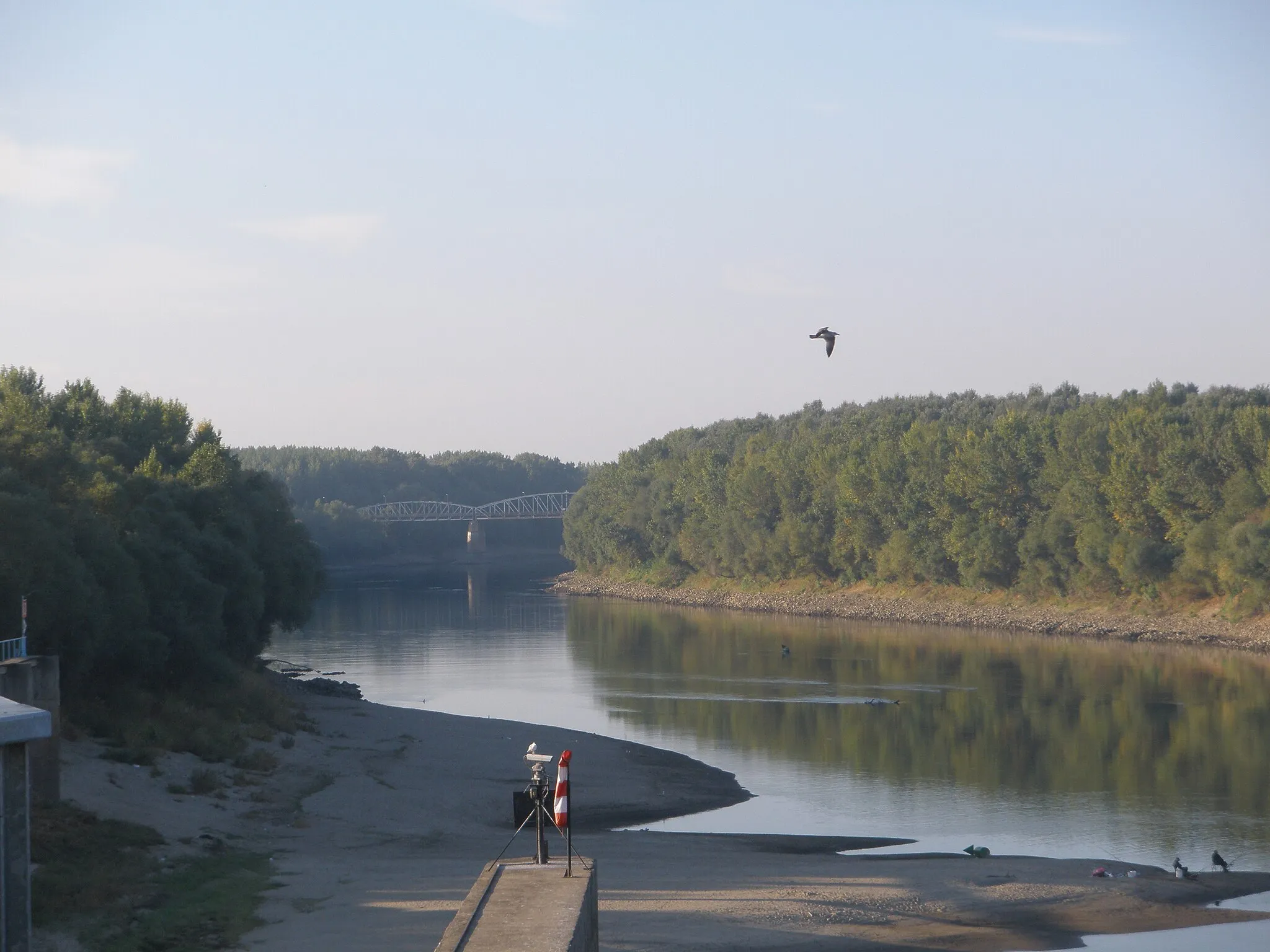 Photo showing: Tisza vízállása a kiskörei Duzzasztőműnél ( 2011.09.30 )