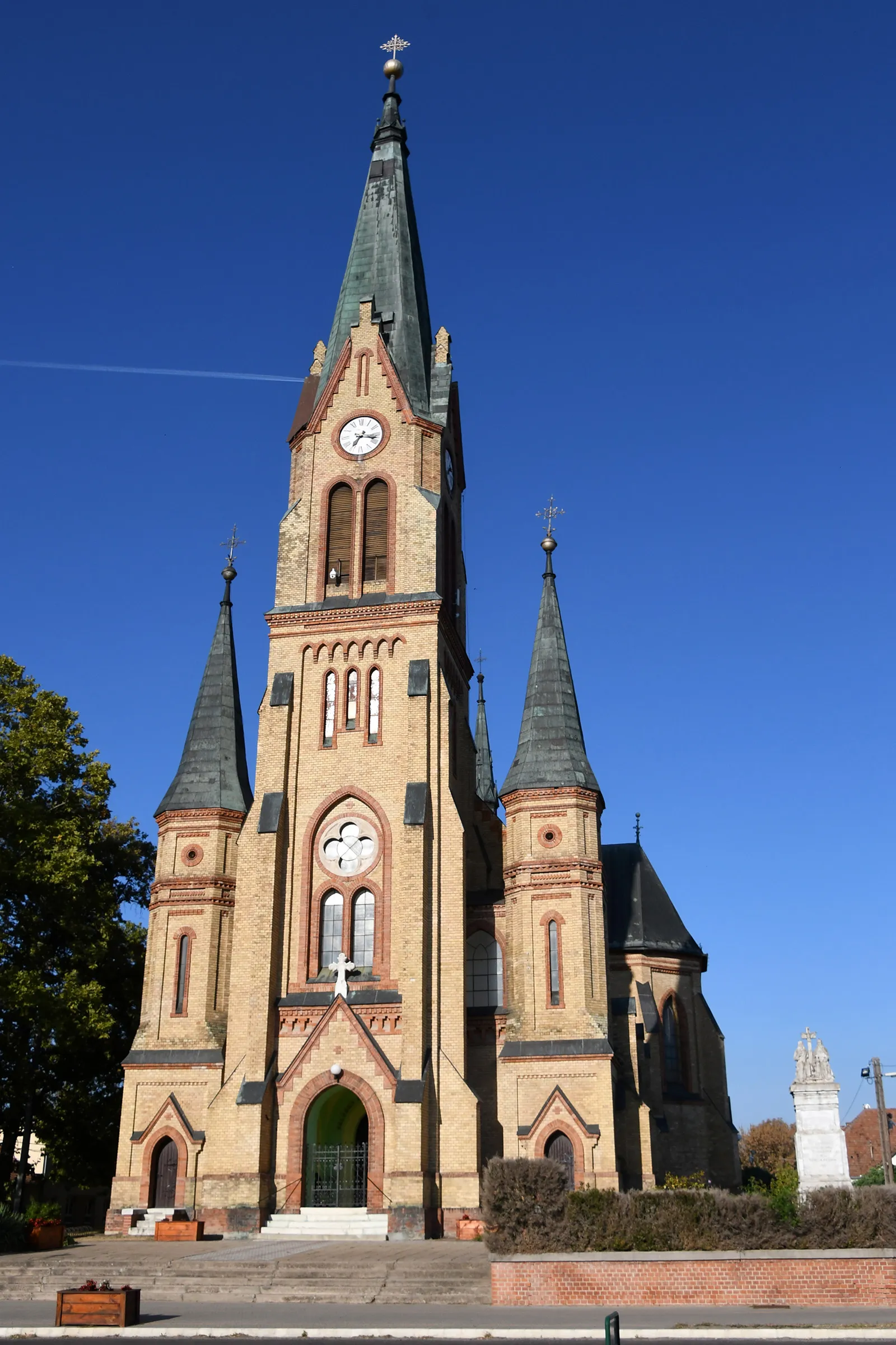 Photo showing: Roman Catholic church in Jászkarajenő, Hungary