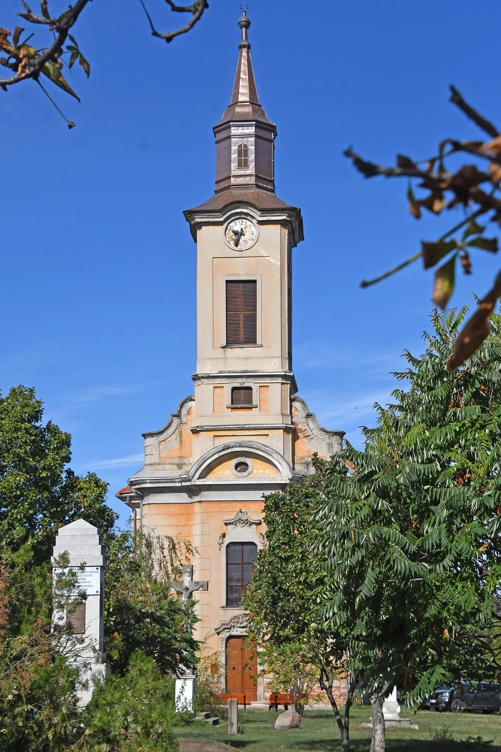 Photo showing: Roman Catholic church in Tiszapüspöki, Hungary