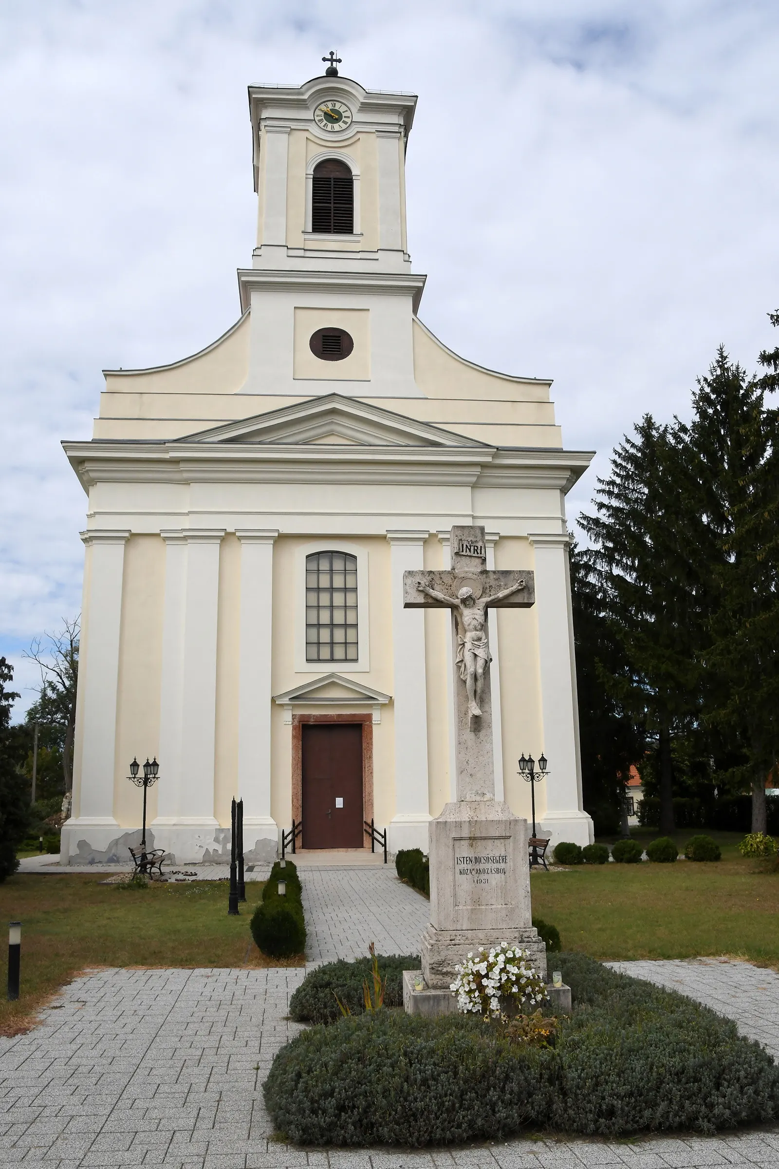 Photo showing: Saint Matthew Church in Kóka