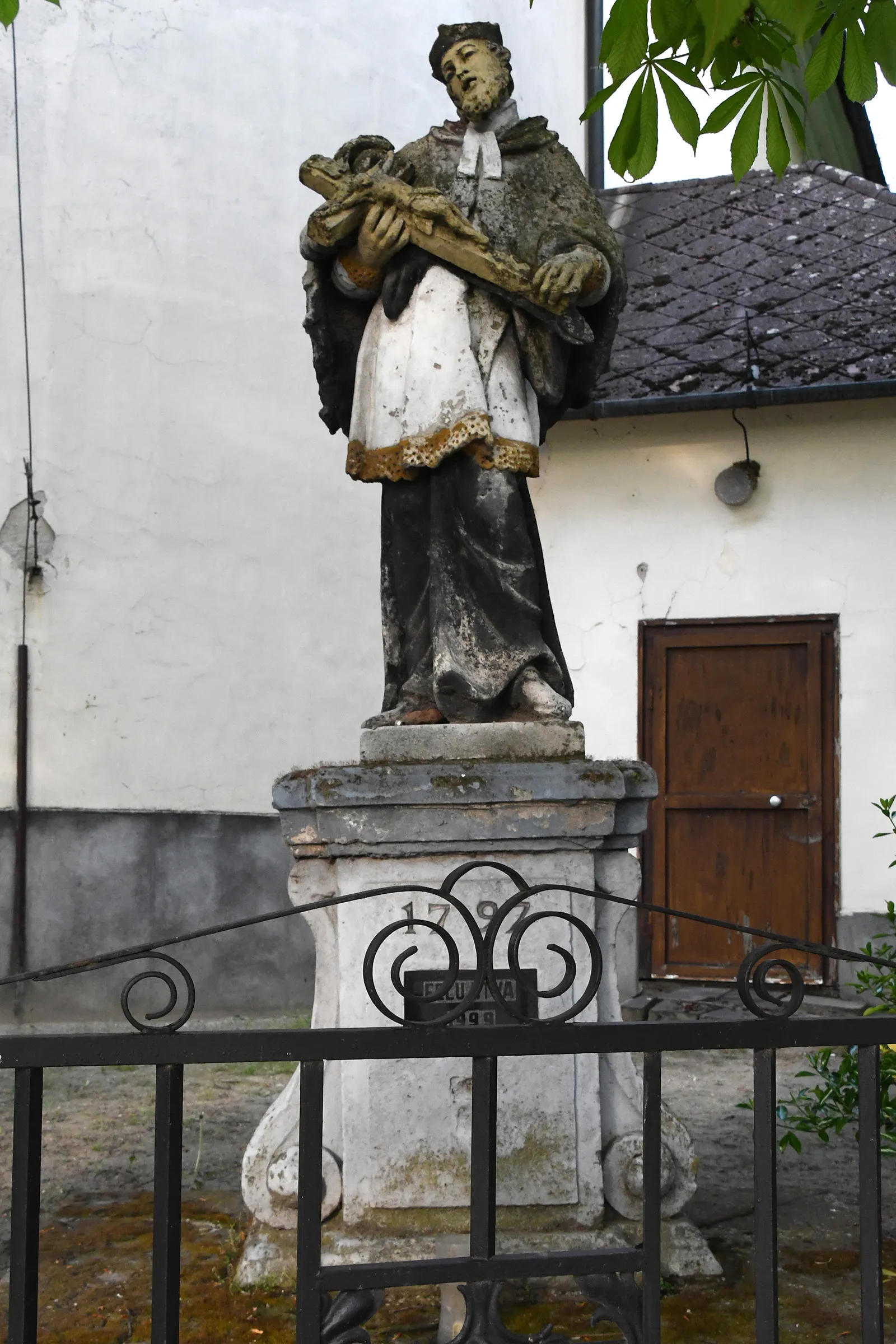 Photo showing: Statue of Saint John of Nepomuk in Pusztamonostor, Hungary