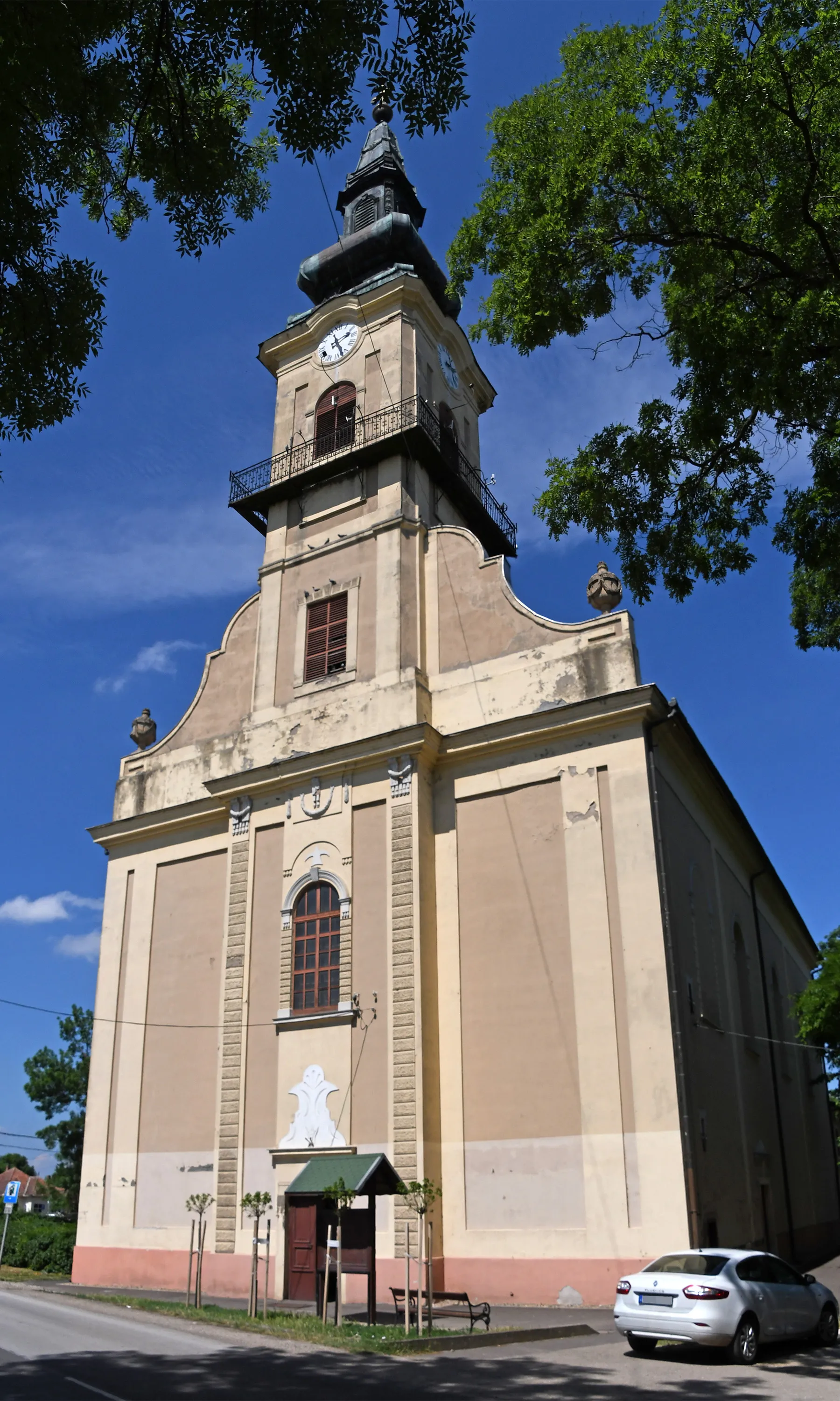 Photo showing: Roman Catholic church in Jászladány, Hungary