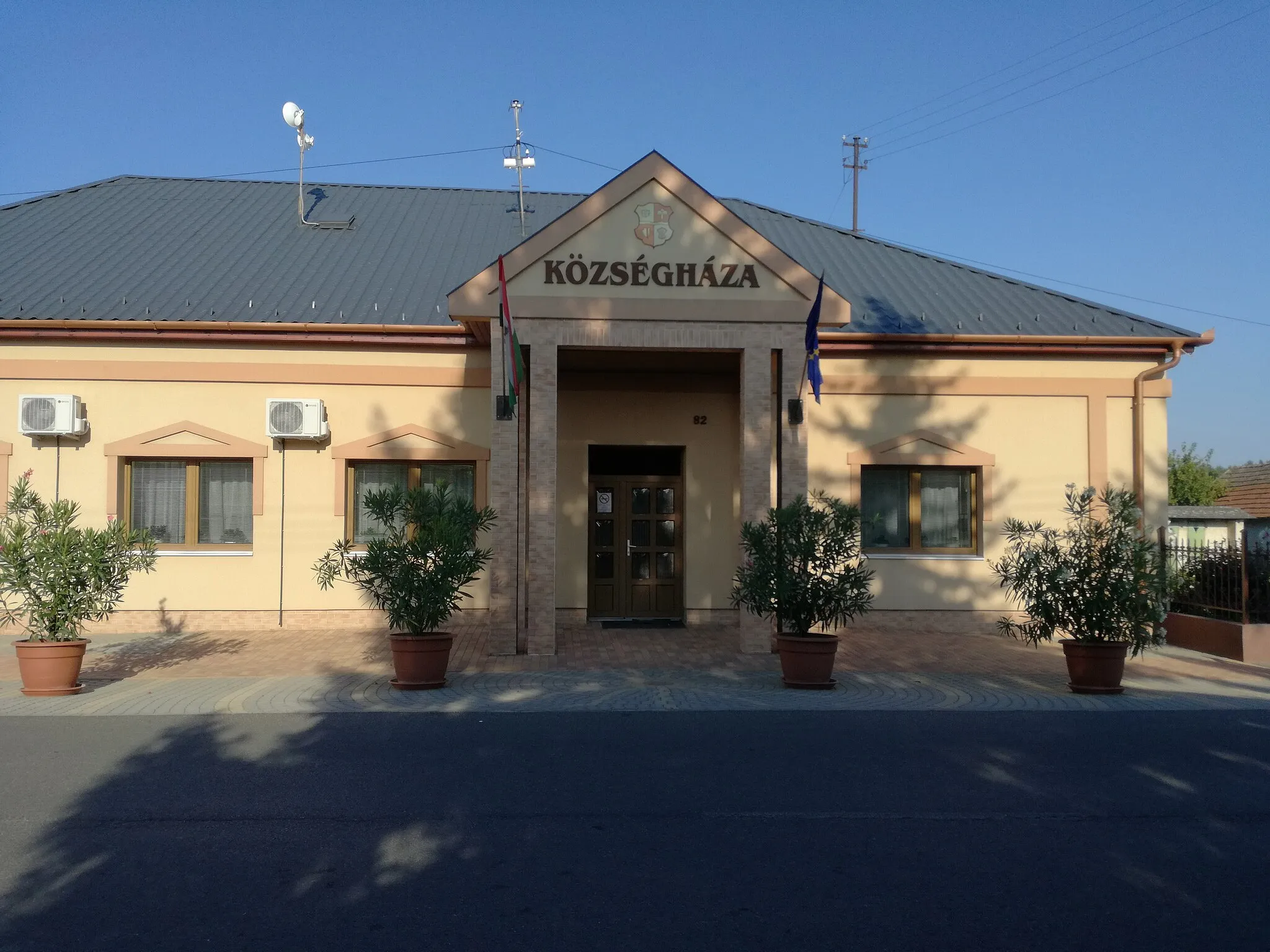Photo showing: patrohai köszségháza