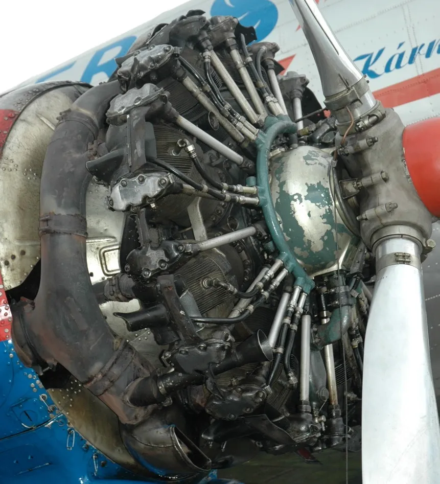 Photo showing: Shvetsov AS-62IR radial piston engine, mounted on Lisunov Li-2