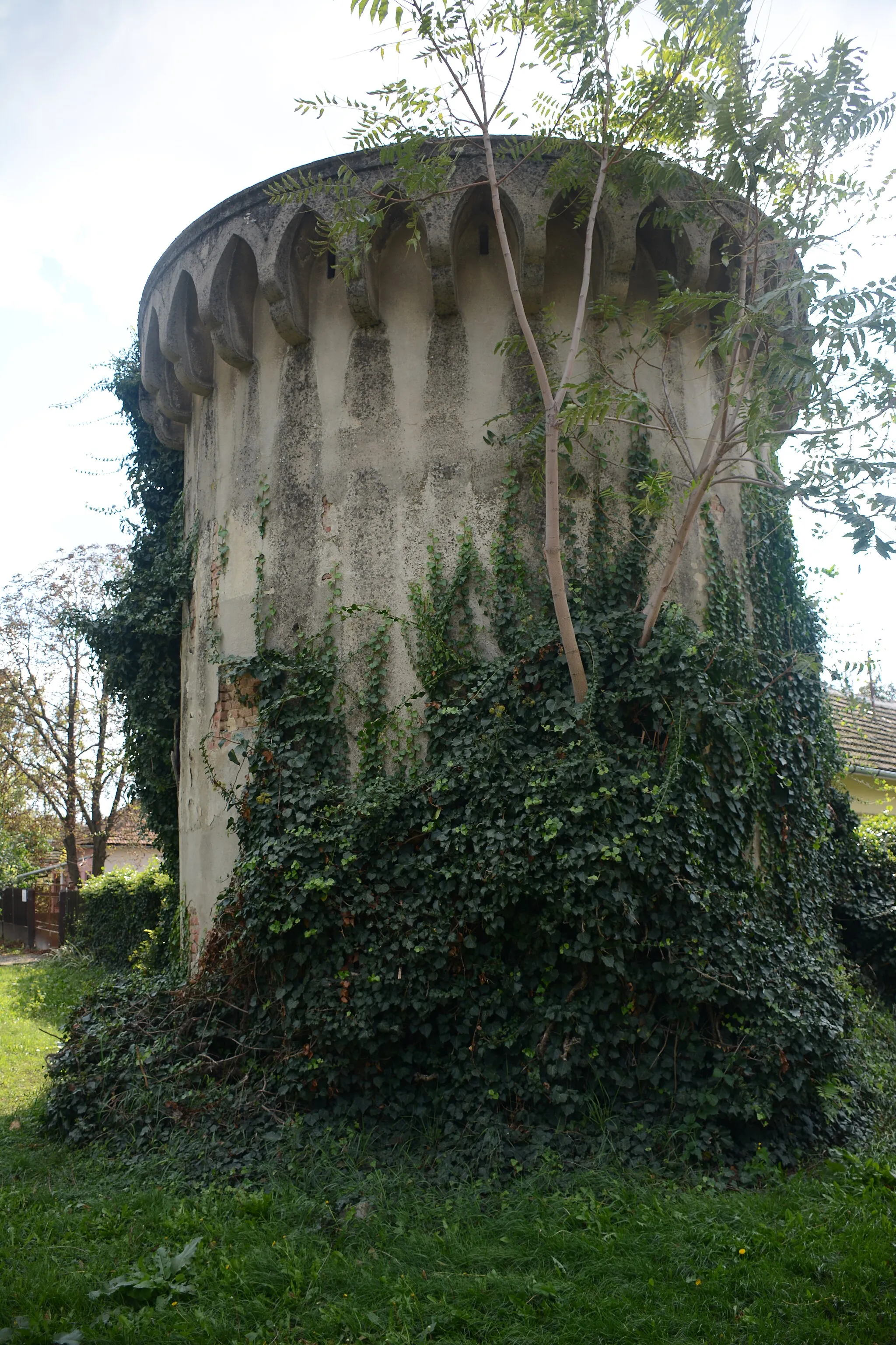 Photo showing: tároló