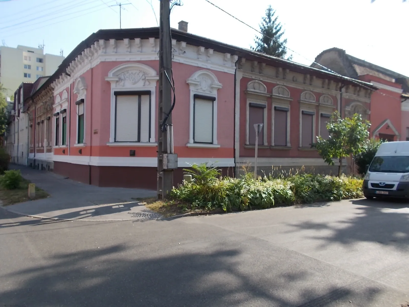 Photo showing: : Listed building. - 24 Vécsey Street, Nyíregyháza, Szabolcs-Szatmár-Bereg County, Hungary.