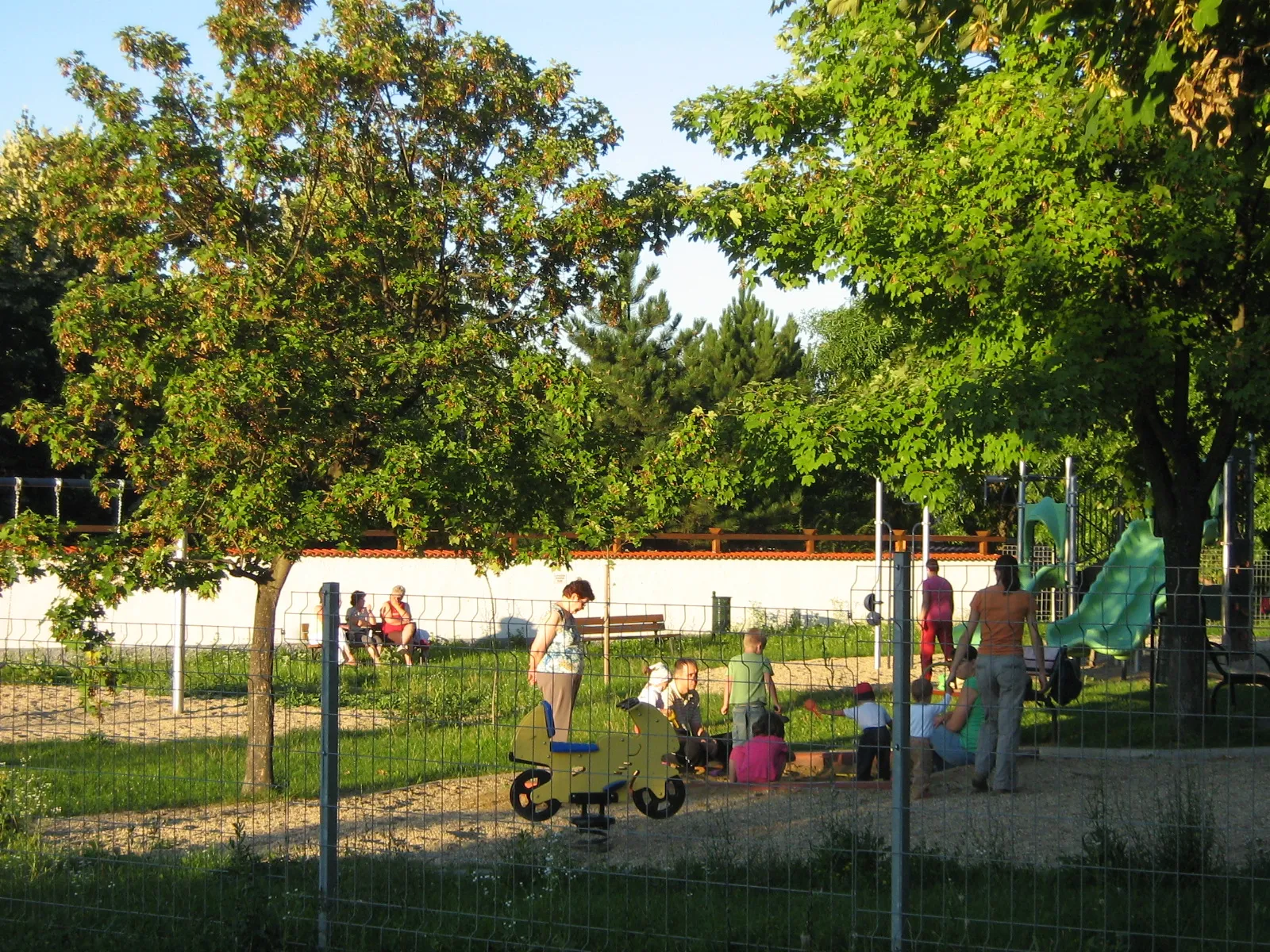 Photo showing: Playground in Komlóstető