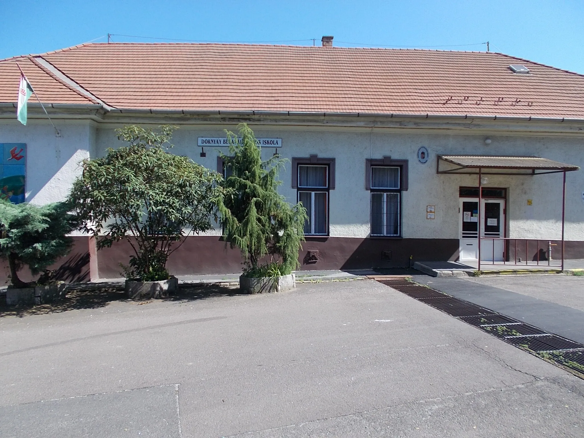 Photo showing: : Dornyay Elmentary School. - 1 Forgách Antal Road, Salgótarján, Nógrád County, Hungary.