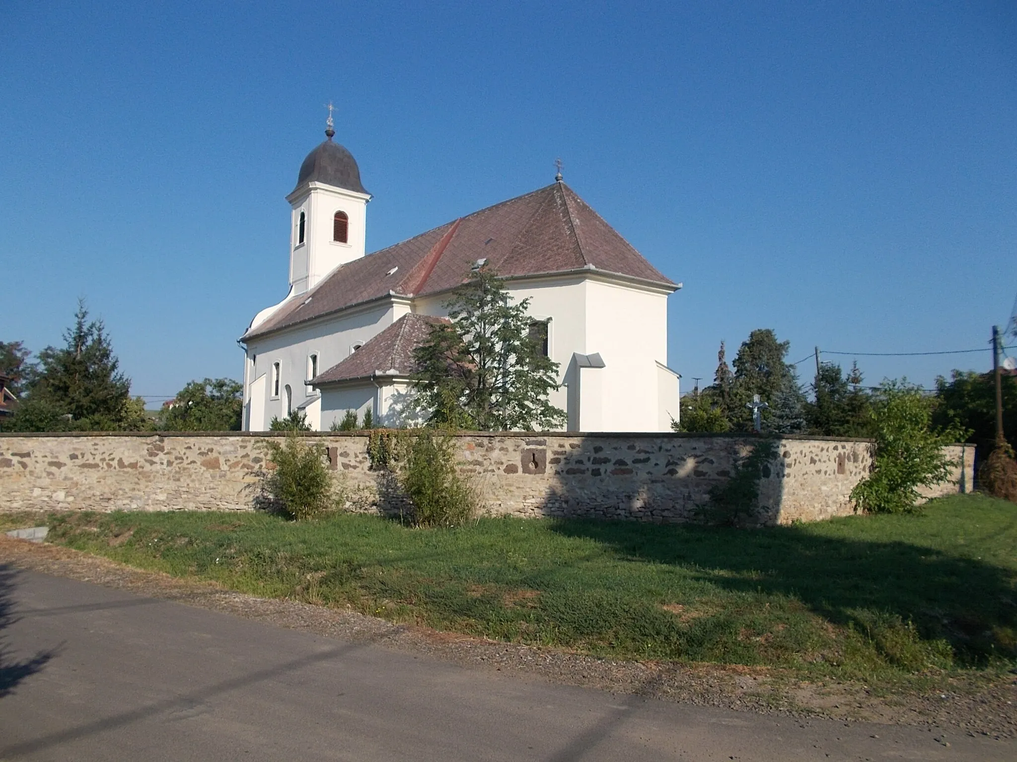 Photo showing: Saint John the Evangelist Church in Gyöngyöspüspöki. - Gyöngyös, Heves County, Hungary