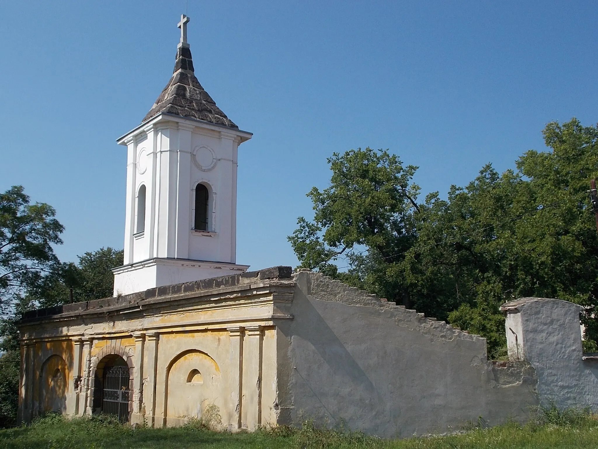 Photo showing: Roman Catholic Calvary. Listed ID 5664. -  Damjanich St., Gyöngyös, Heves County, Hungary