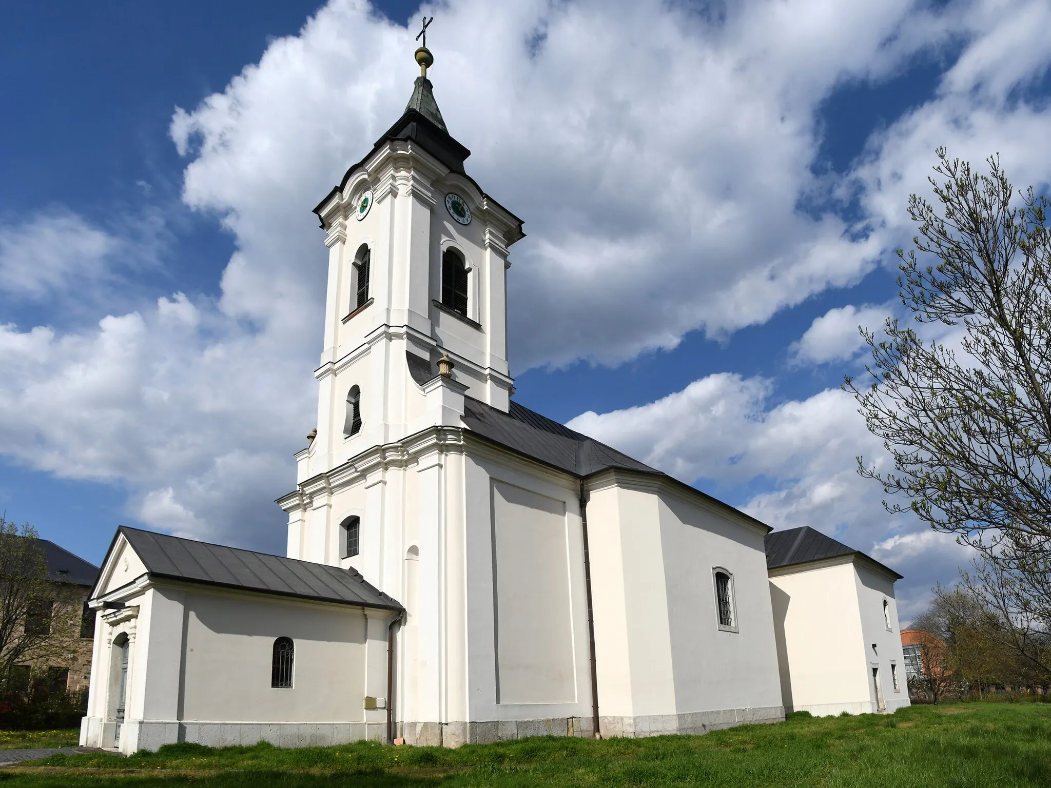 Photo showing: Church of the Nativity of the Virgin Mary in Szerencs