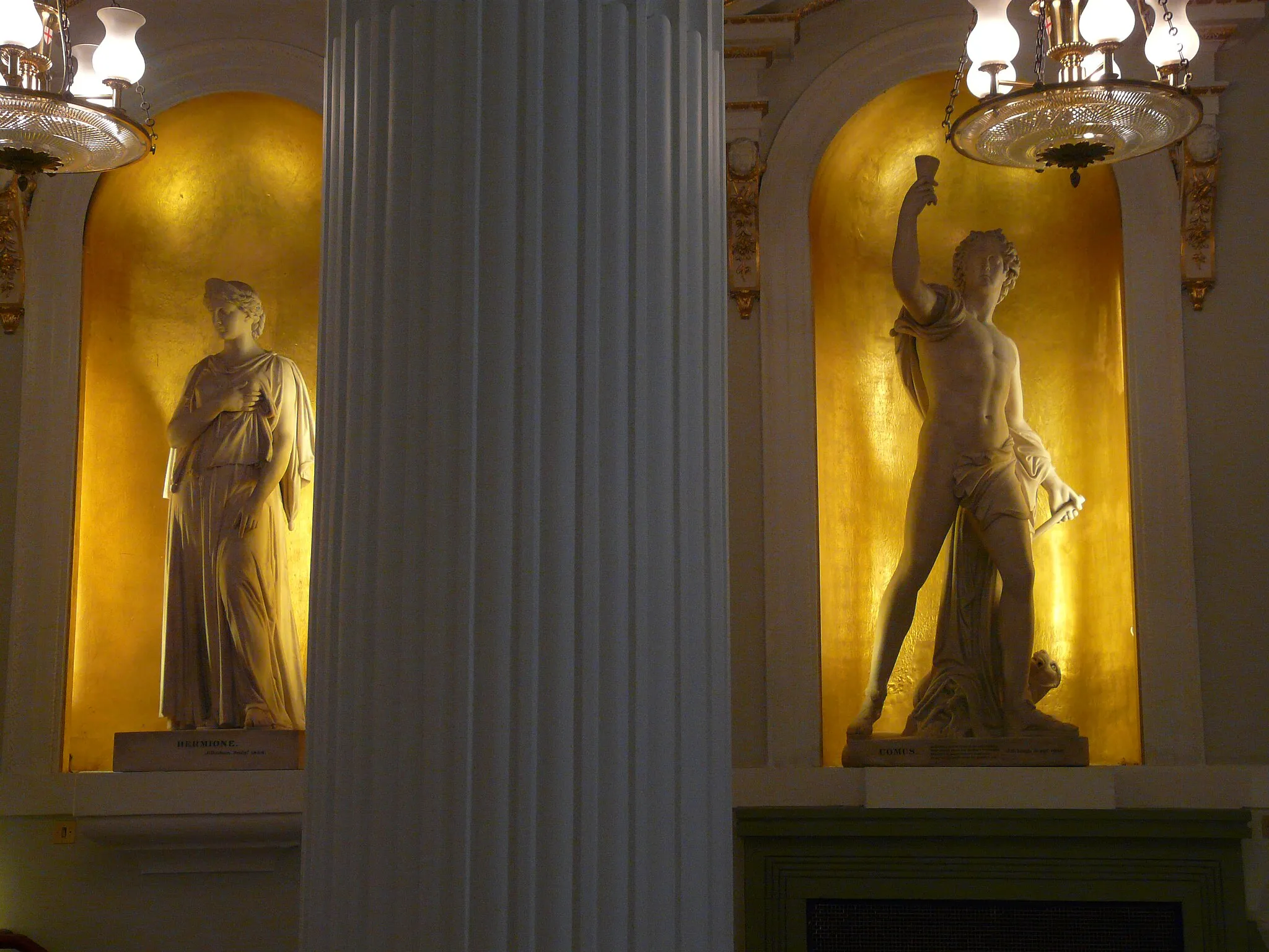 Photo showing: Hermione (1856–1858) by Joseph Durham and Comus (1853–1856) by John Graham Lough, Mansion House, London