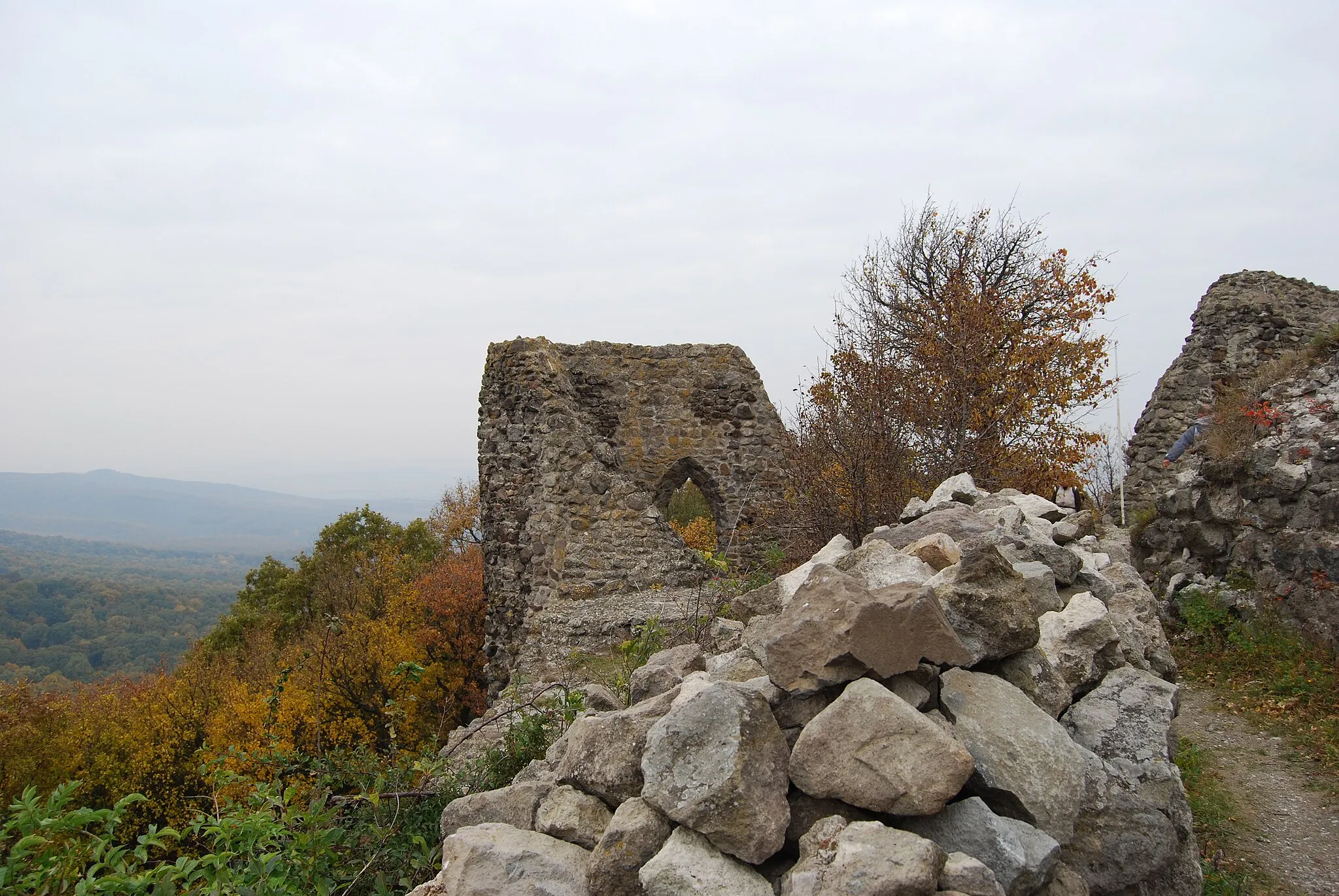 Photo showing: Drégelyvár