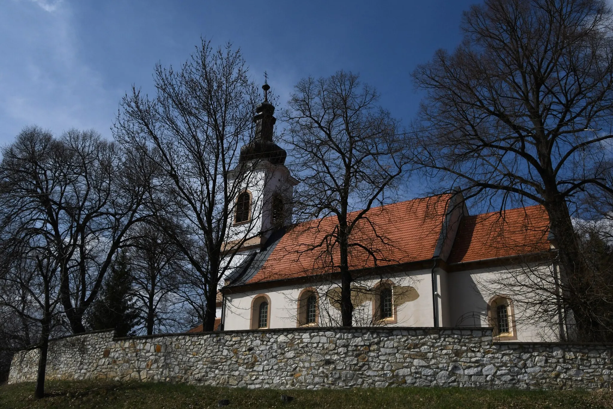 Photo showing: Roman Catholic church in Mátraballa, Hungary
