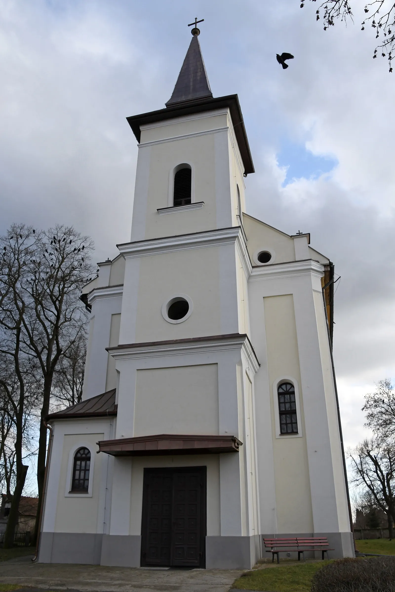 Photo showing: Roman Catholic church in Szirmabesenyő, Hungary