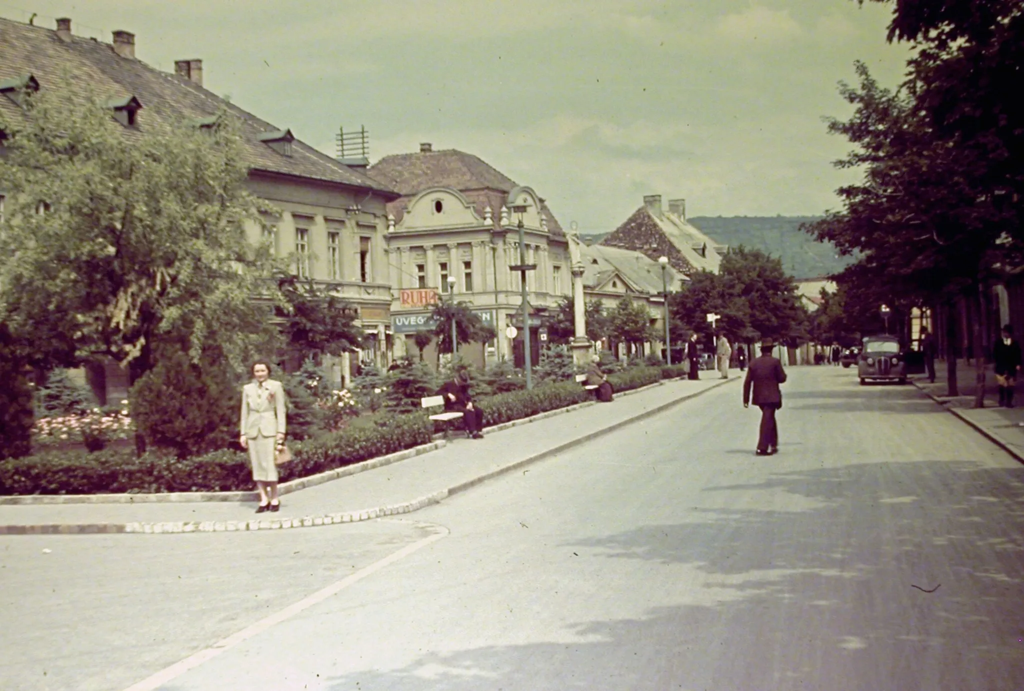 Photo showing: Szent Bertalan utca a Kossuth Lajos utca felé nézve.