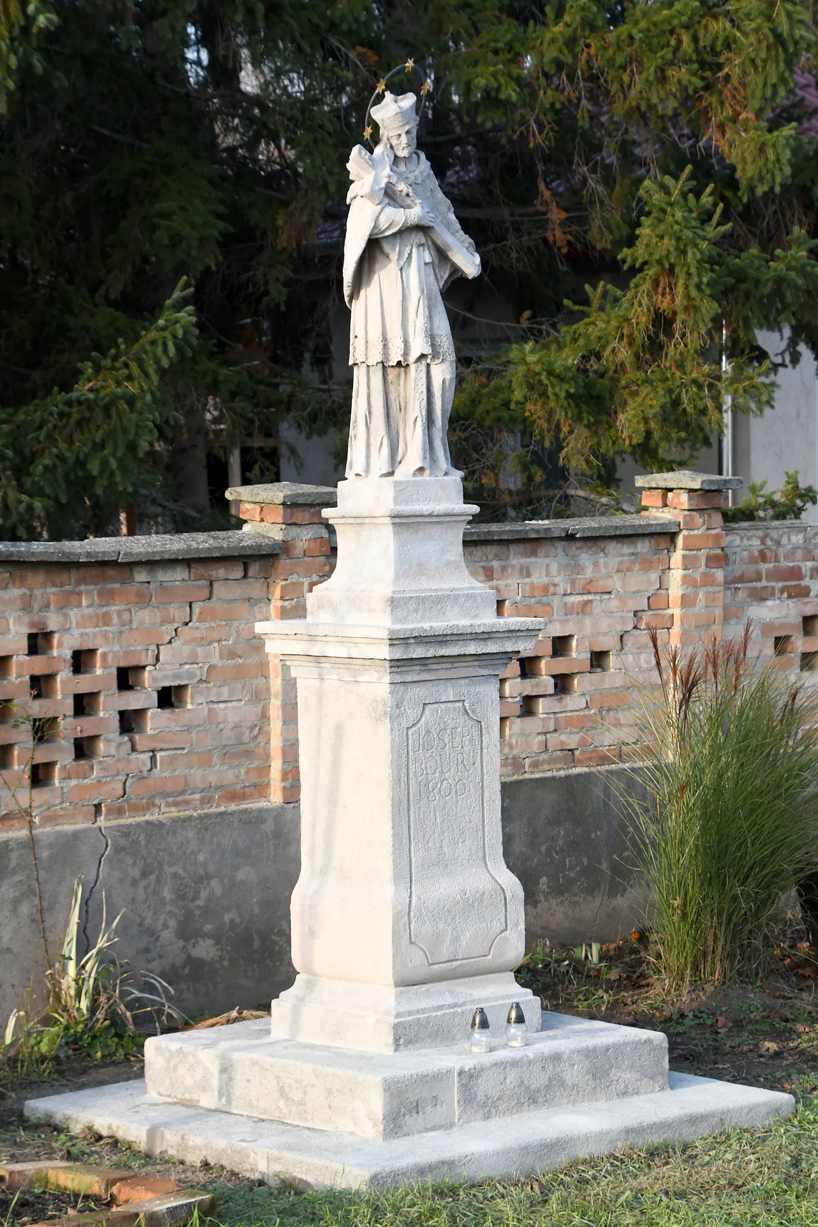 Photo showing: Statue of Saint John of Nepomuk in Aldebrő