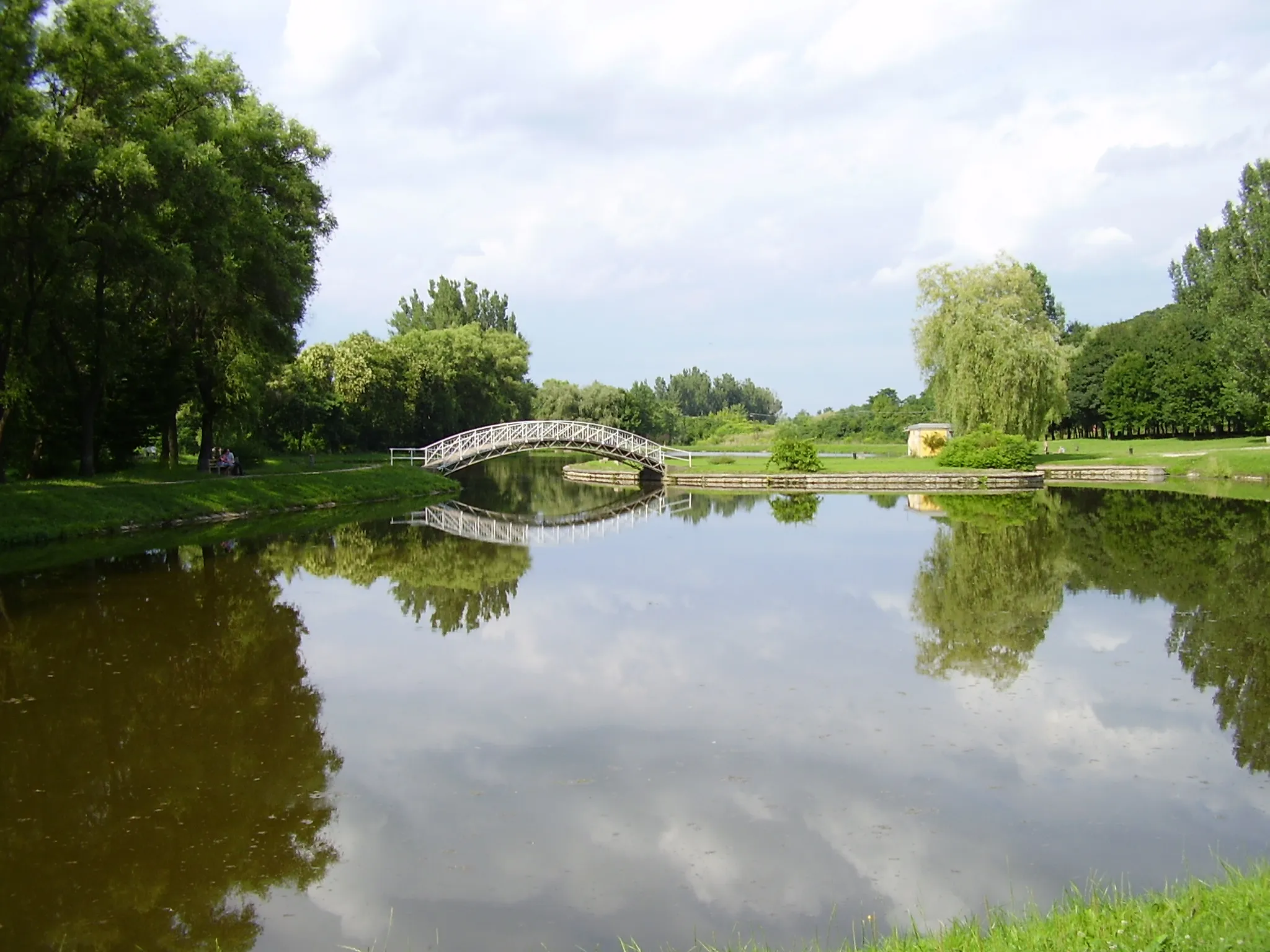 Photo showing: Lake in Kazincbarcika