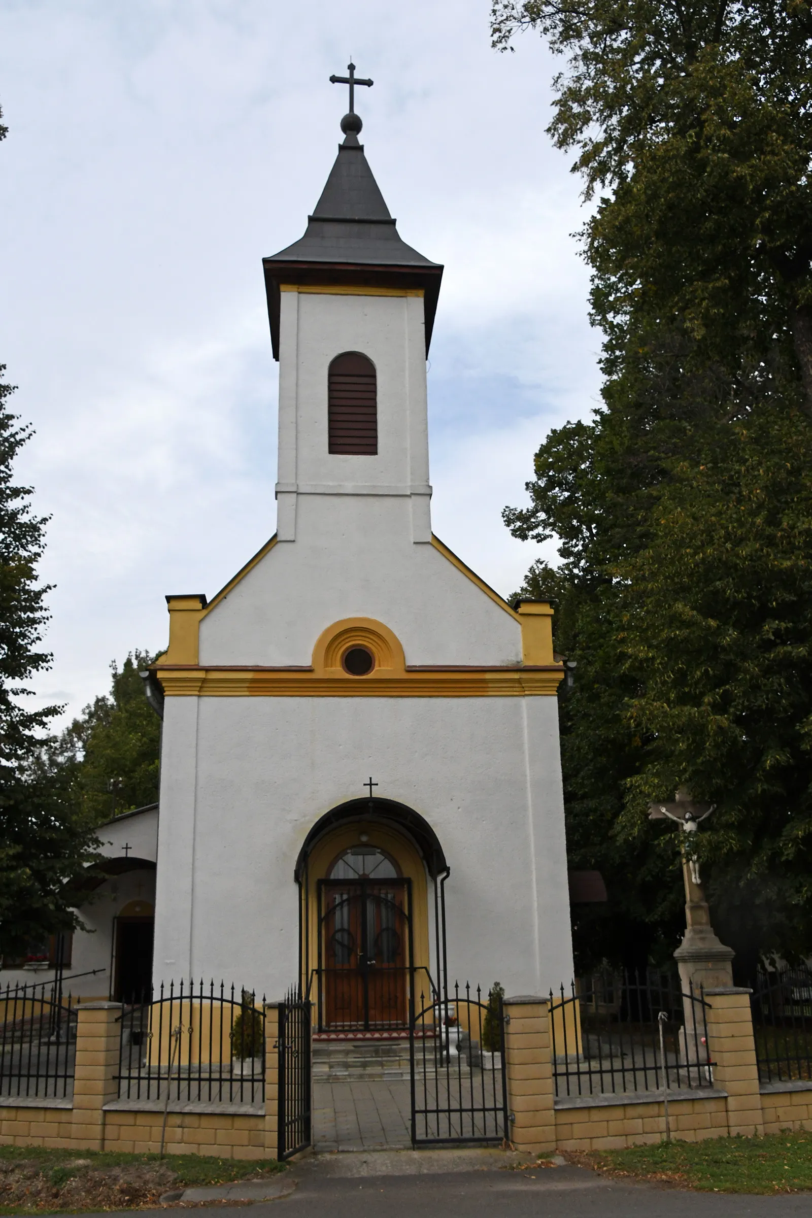 Photo showing: Roman Catholic church in Kosihy nad Ipľom, Slovakia