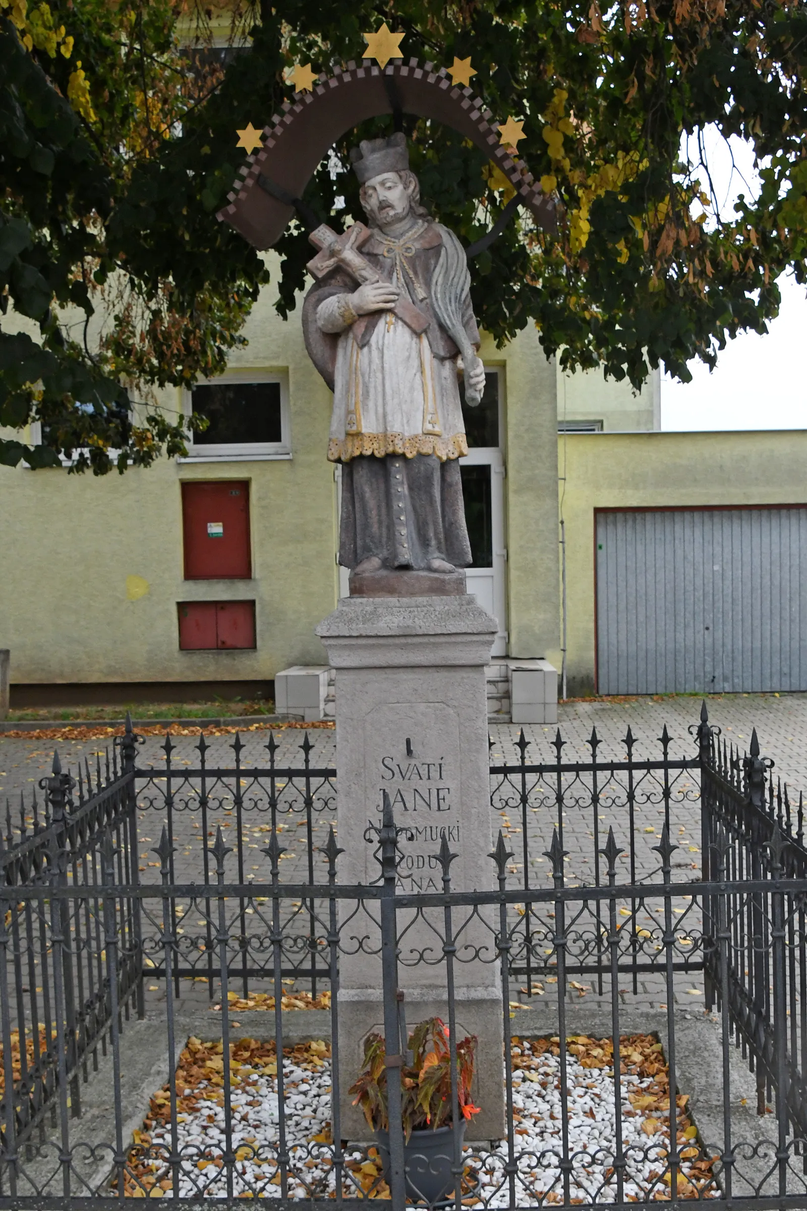 Photo showing: Statue of Saint John of Nepomuk in Litava, Slovakia