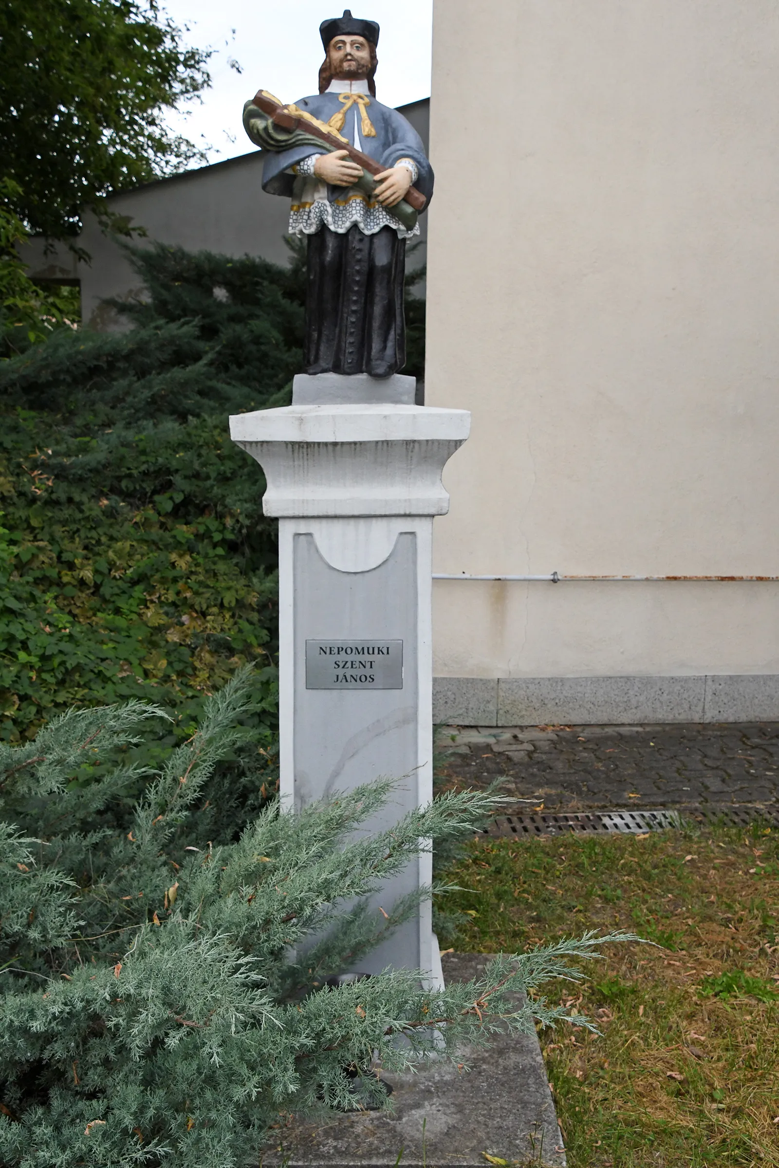 Photo showing: Statue of Saint John of Nepomuk in Nenince, Slovakia