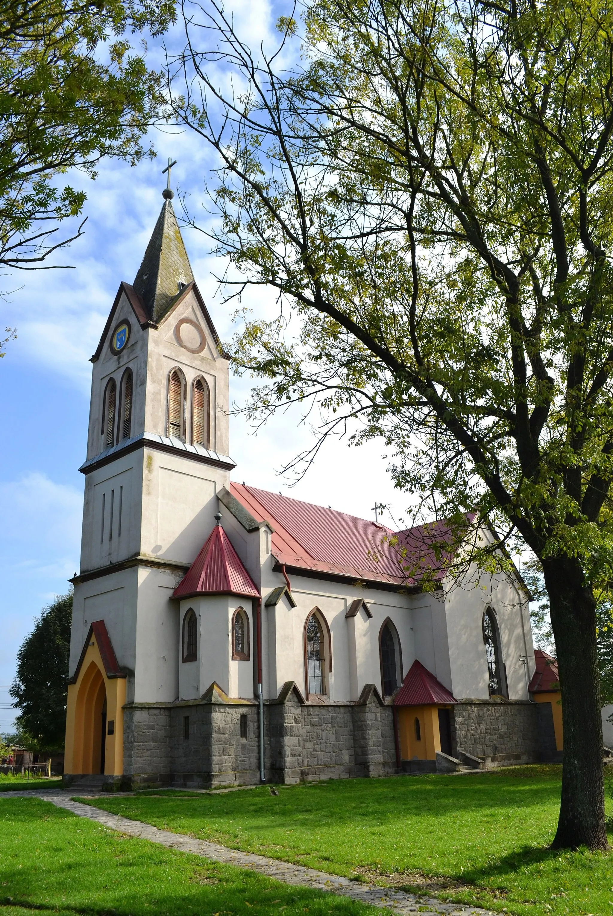 Photo showing: The Roman Catholic church in the village Trenč