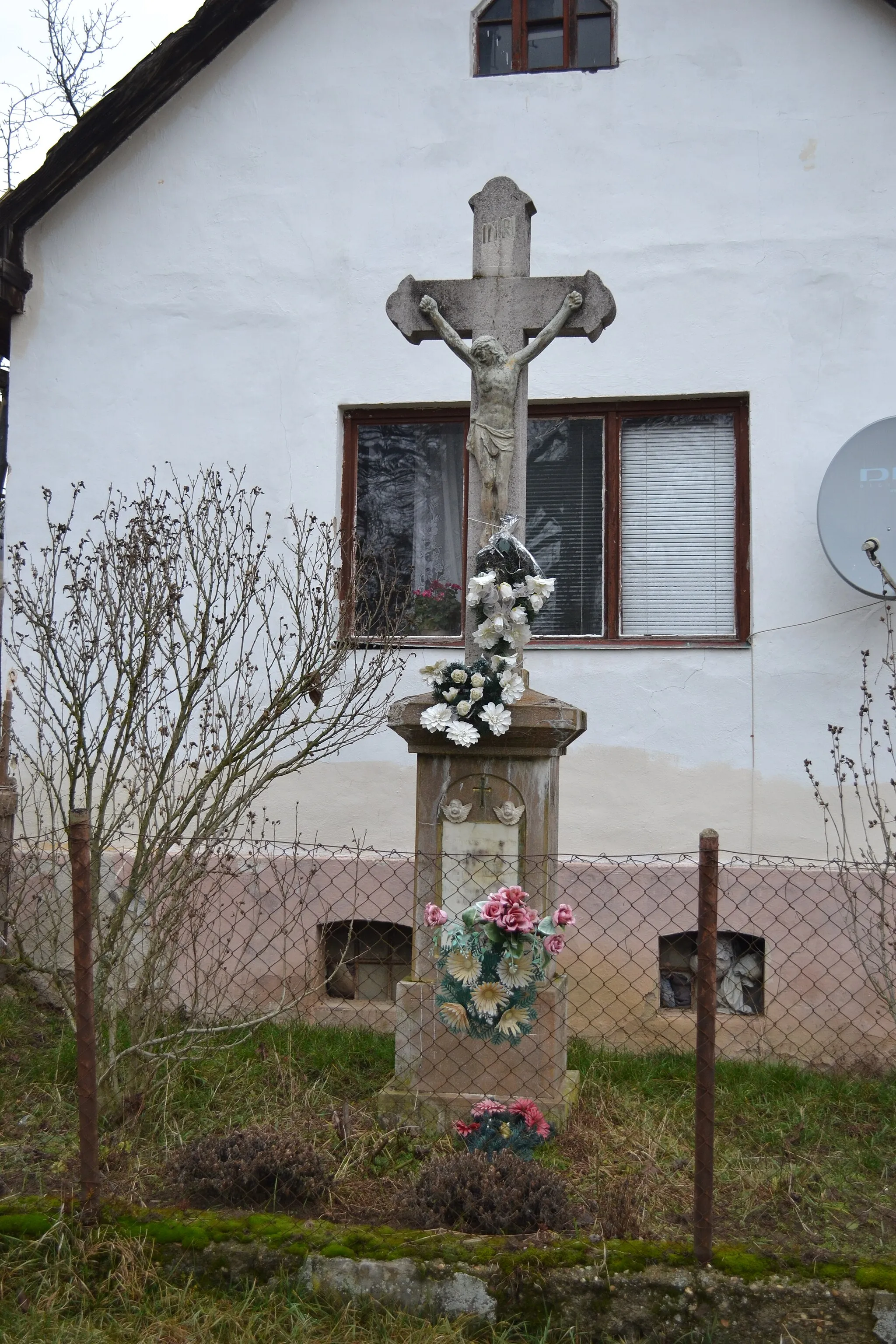Photo showing: Cross in the village Glabušovce