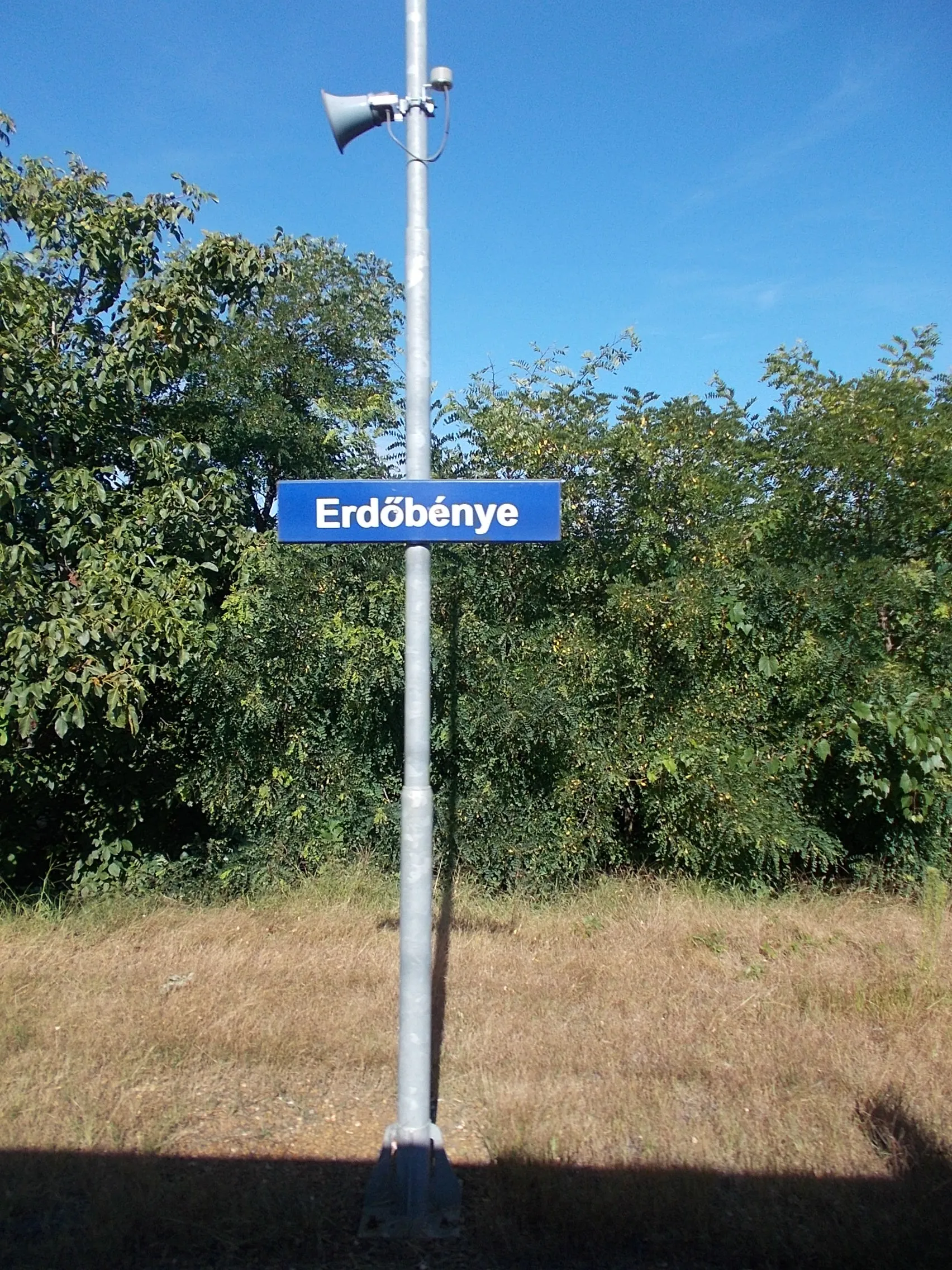 Photo showing: : Train stop from train - Erdőbénye, Borsod-Abaúj-Zemplén County, Hungary