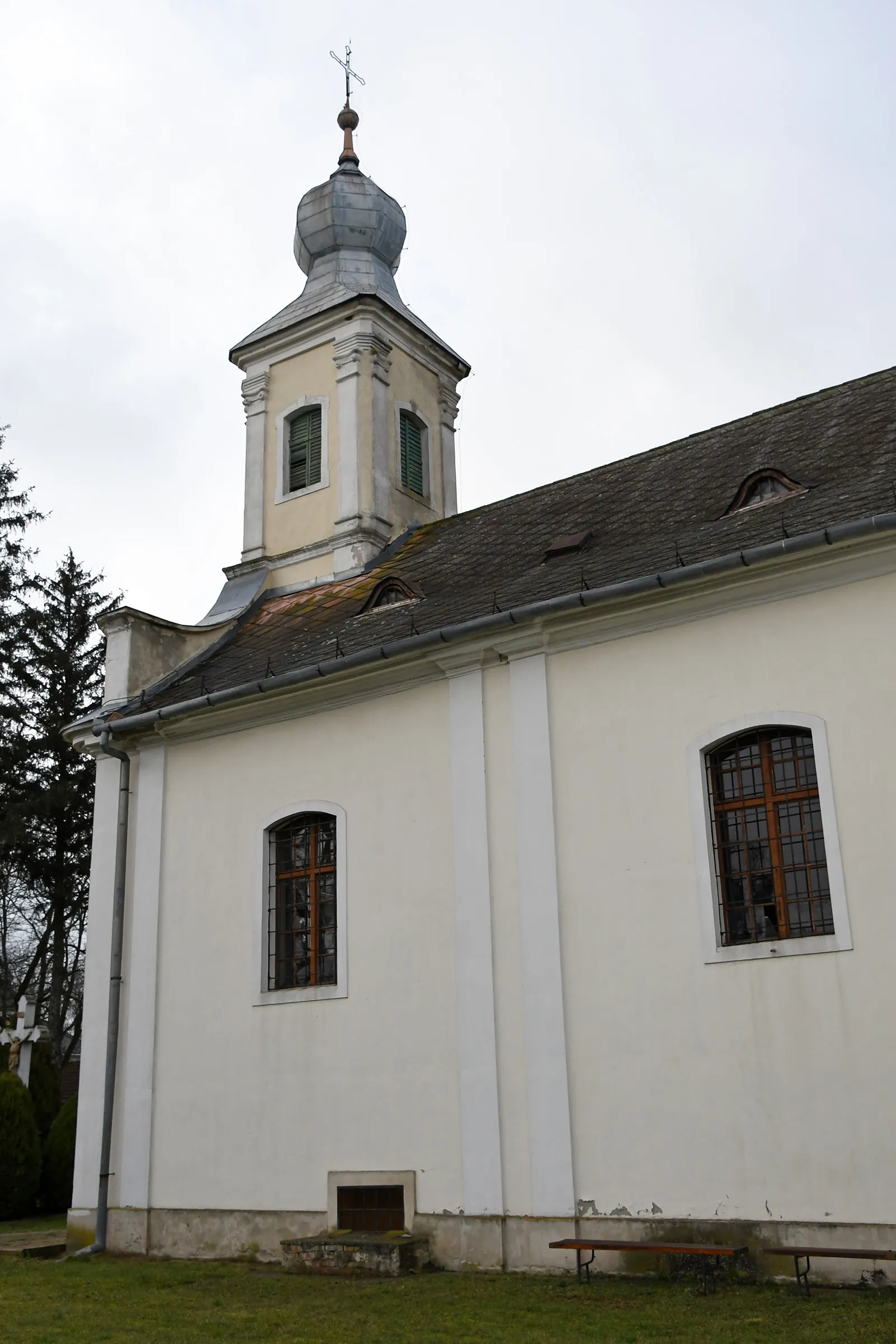 Photo showing: Roman Catholic church in Girincs, Hungary