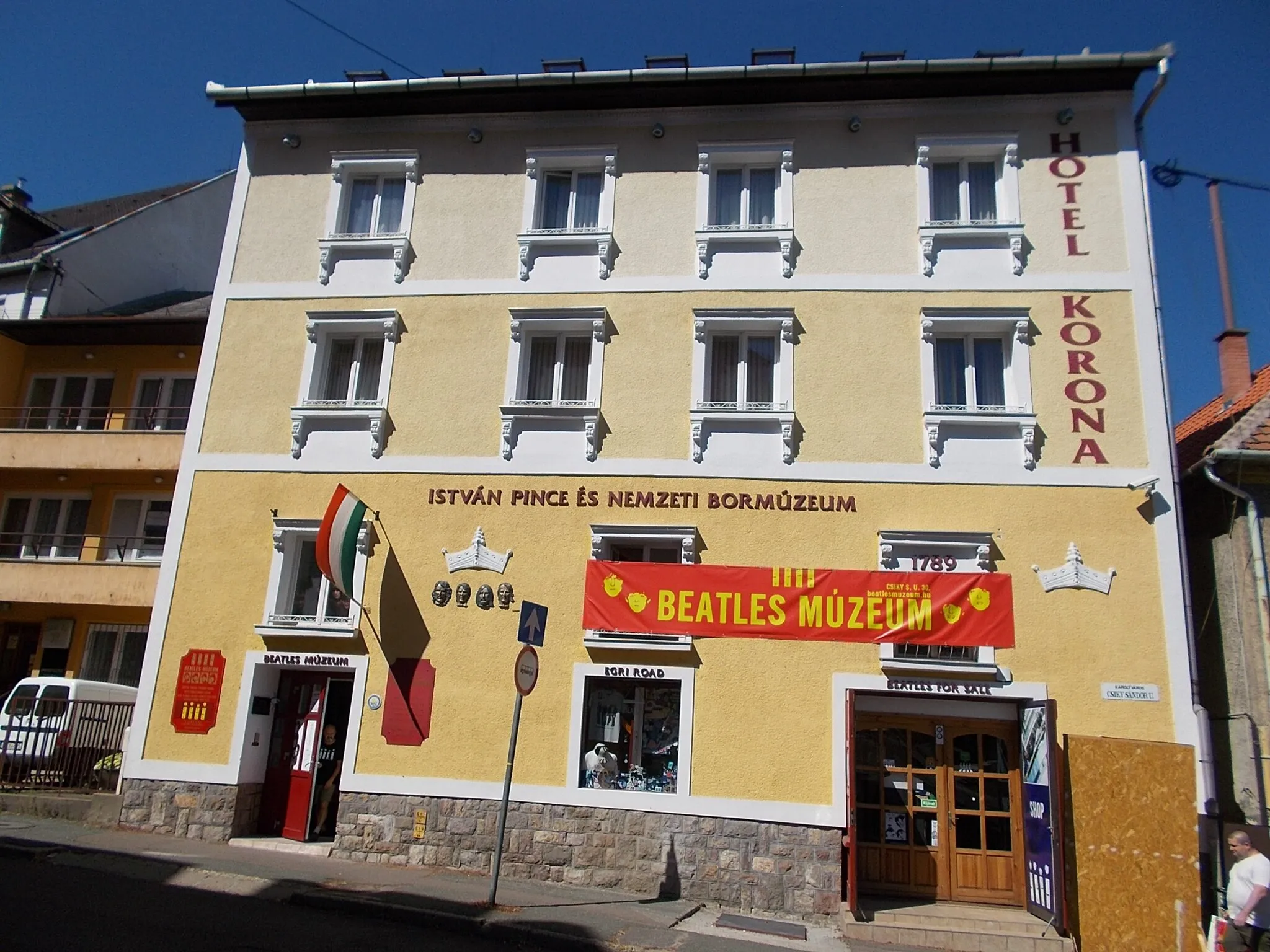 Photo showing: : Beatles Museum. - 30 Csíki Street, Eger, Heves County, Hungary.