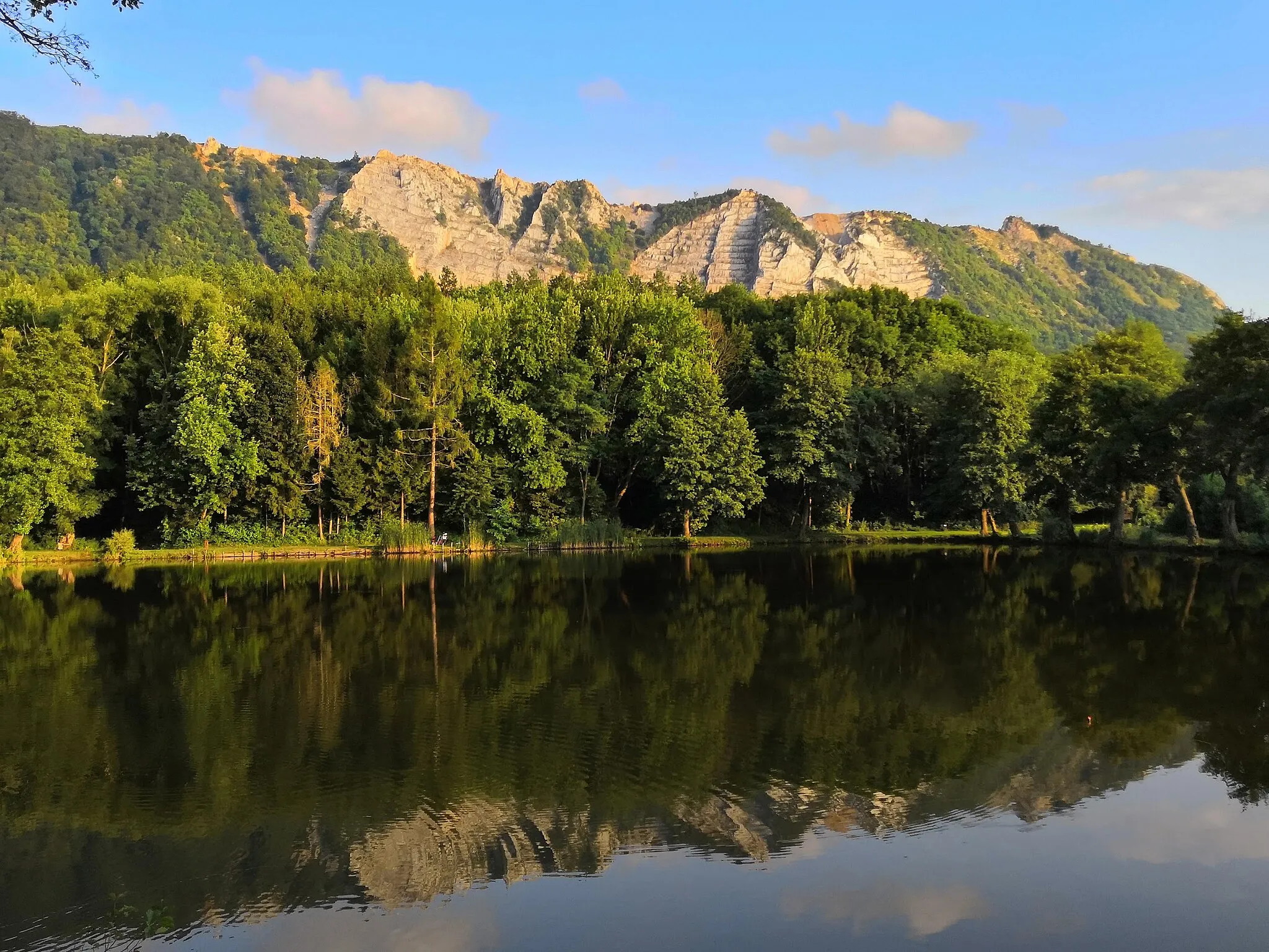 Photo showing: Heves vármegye, Bélapátfalva, Bél-kő sziklái