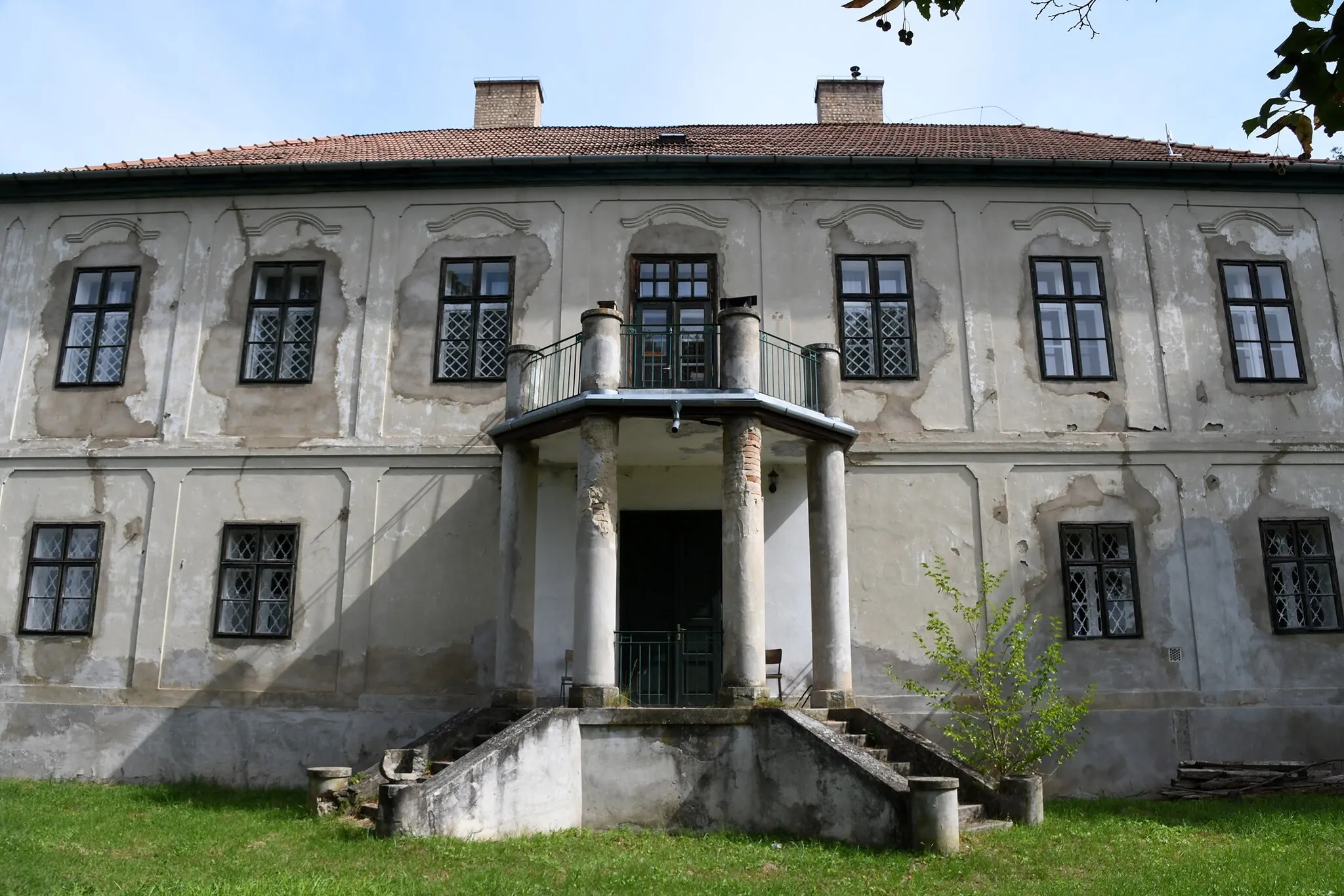 Photo showing: Simonyi mansion in Cserhátsurány, Hungary