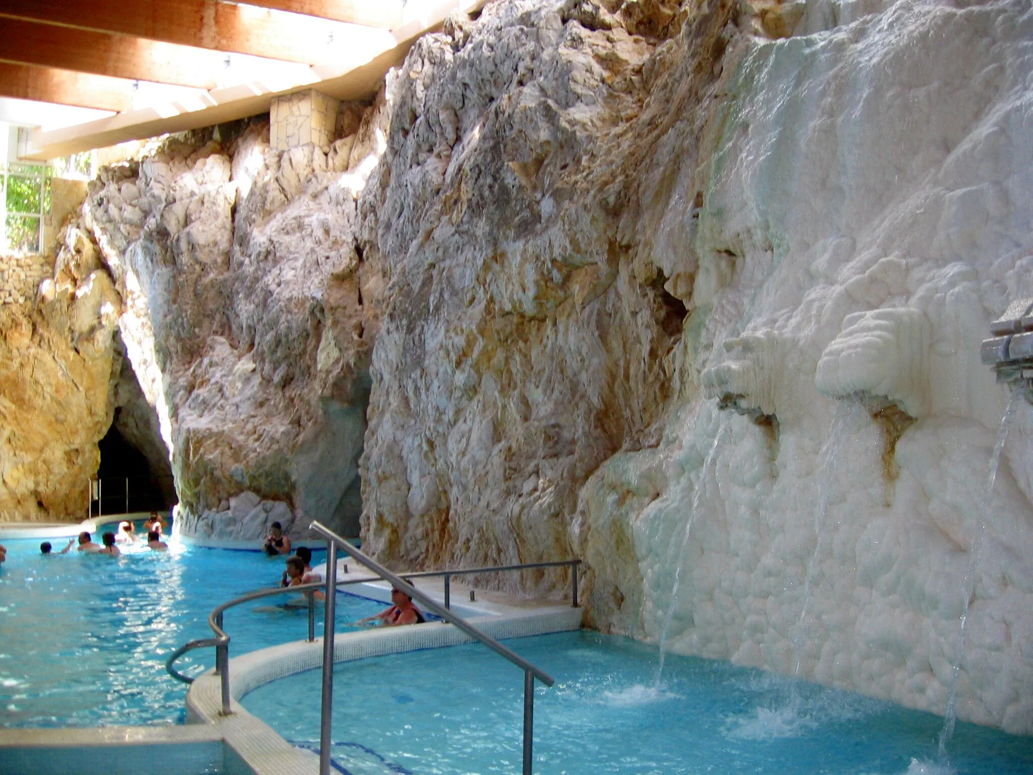 Photo showing: Пещерные купальни в Мишкольц-Тапольца