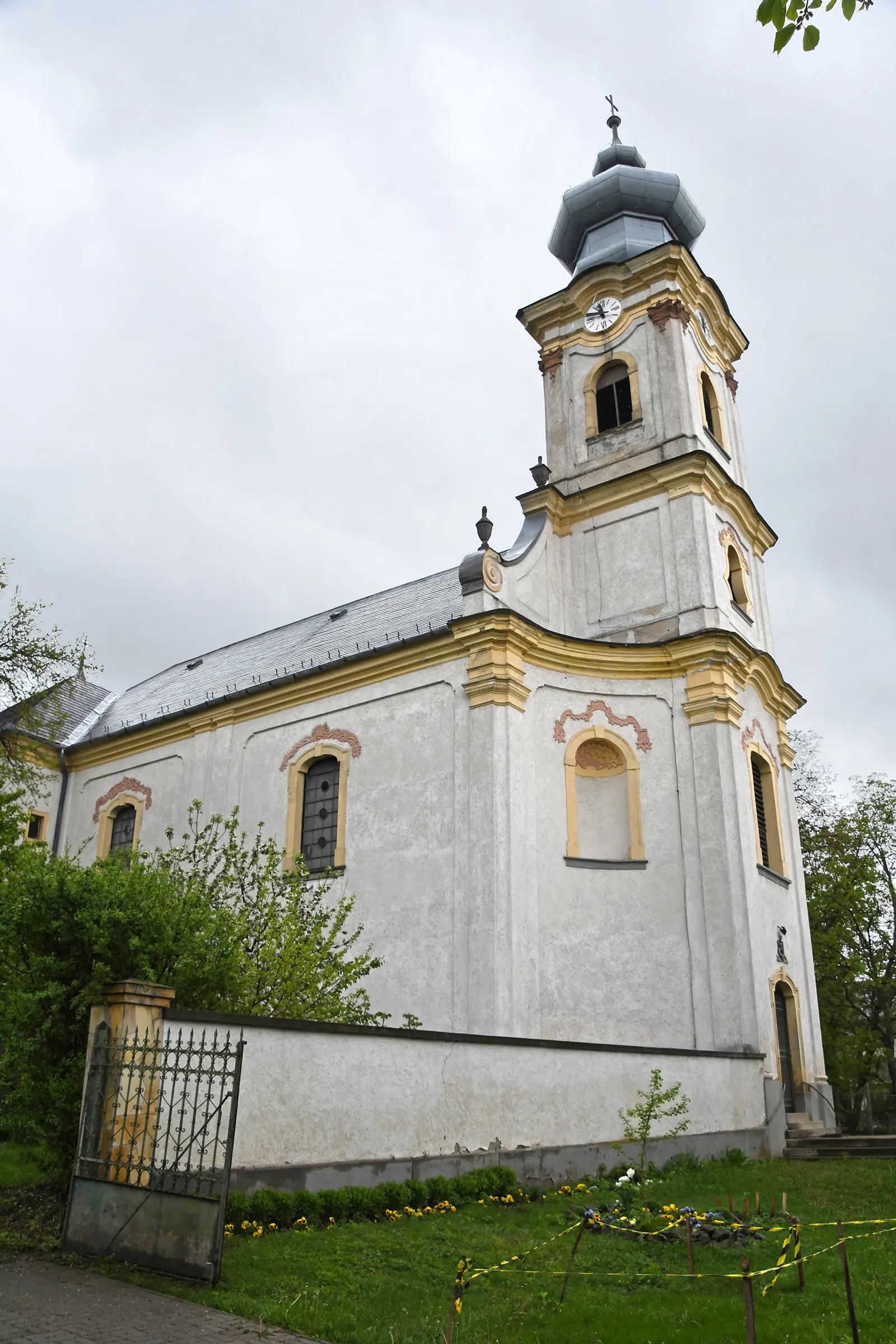 Photo showing: Roman Catholic church in Boldogkőváralja, Hungary