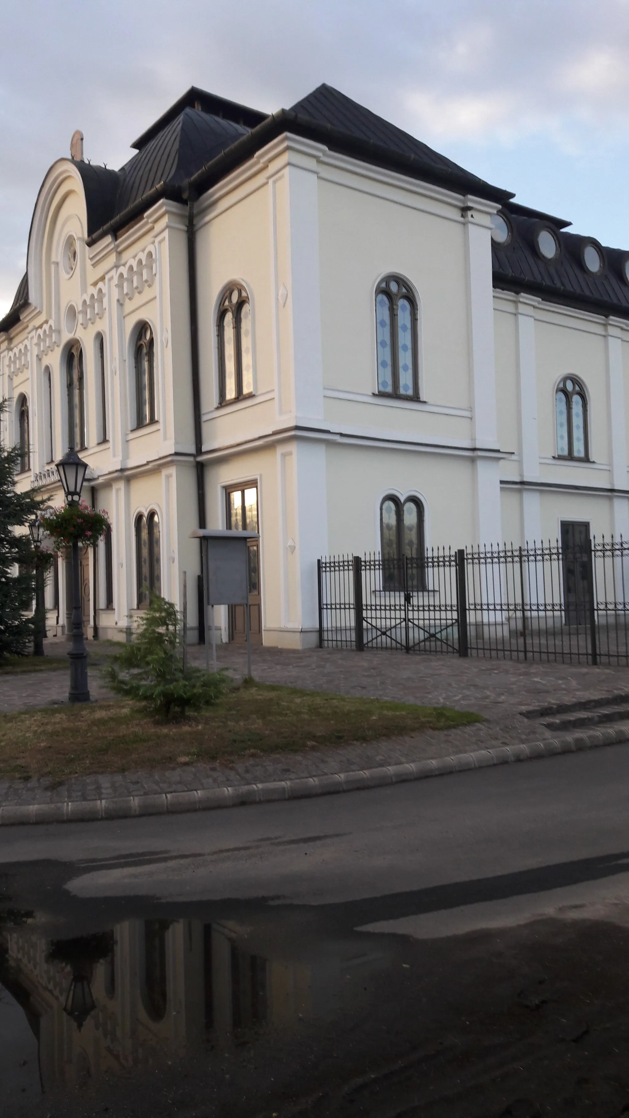 Photo showing: The synagogue in Tokaj, Hungary